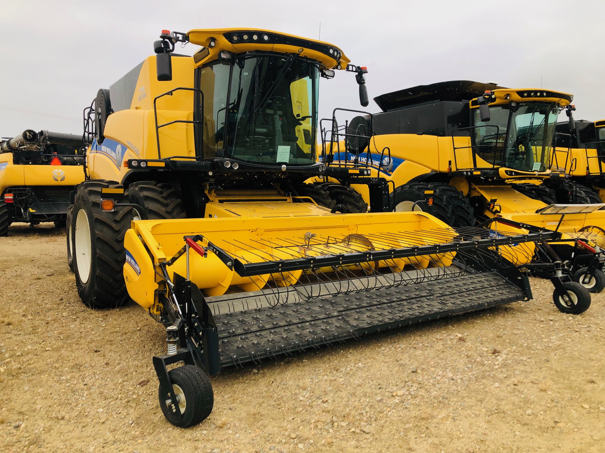 2021 New Holland CR9.90 Combine