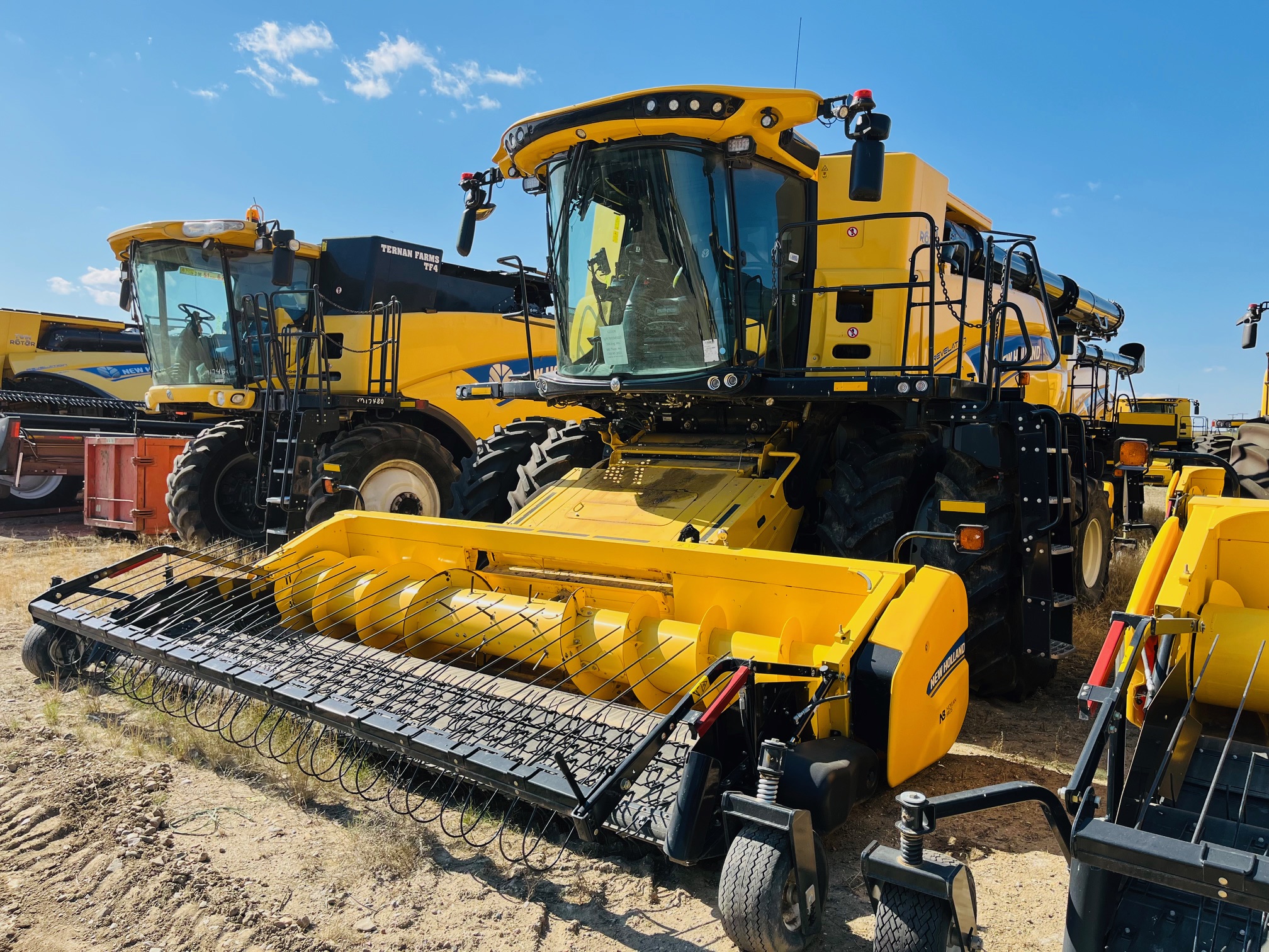2021 New Holland CR9.90 Combine