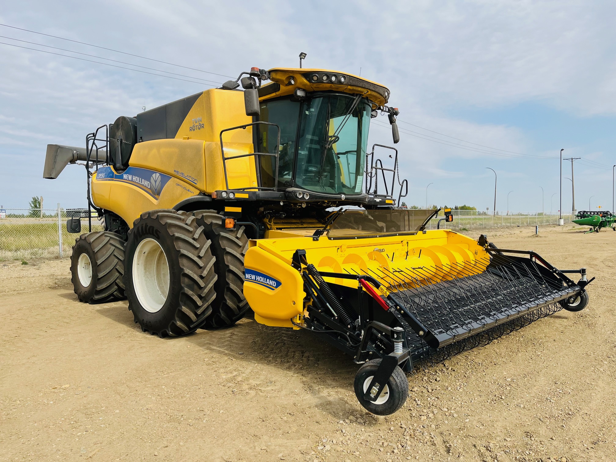 2022 New Holland CR9.90 Combine