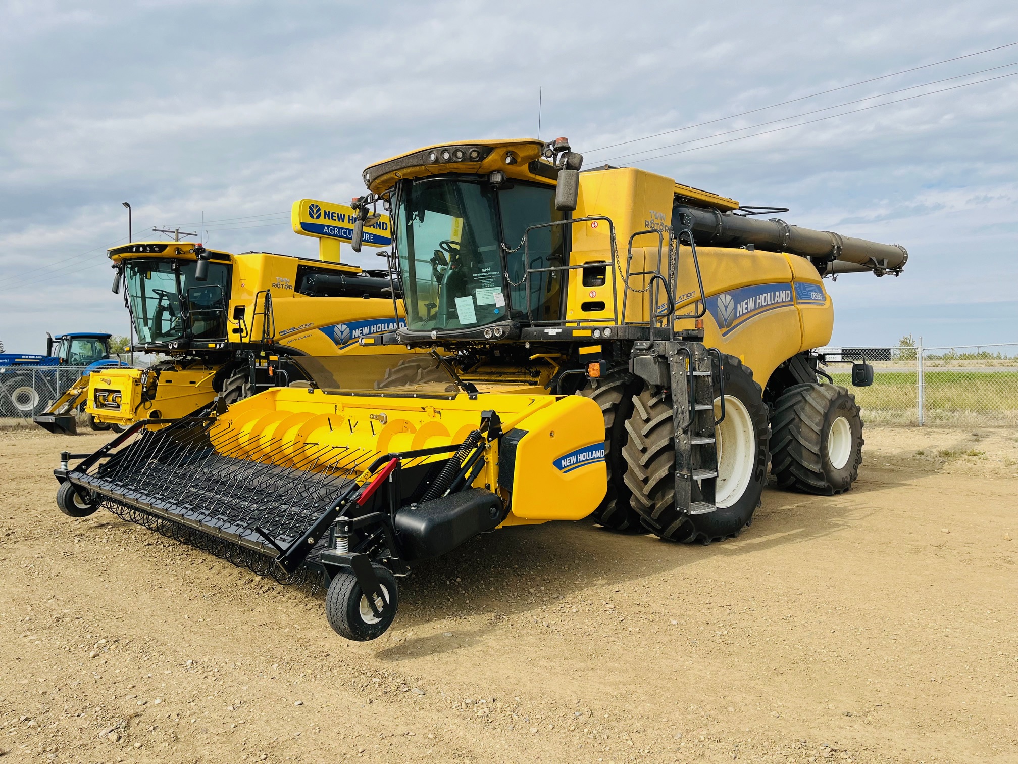 2022 New Holland CR9.90 Combine