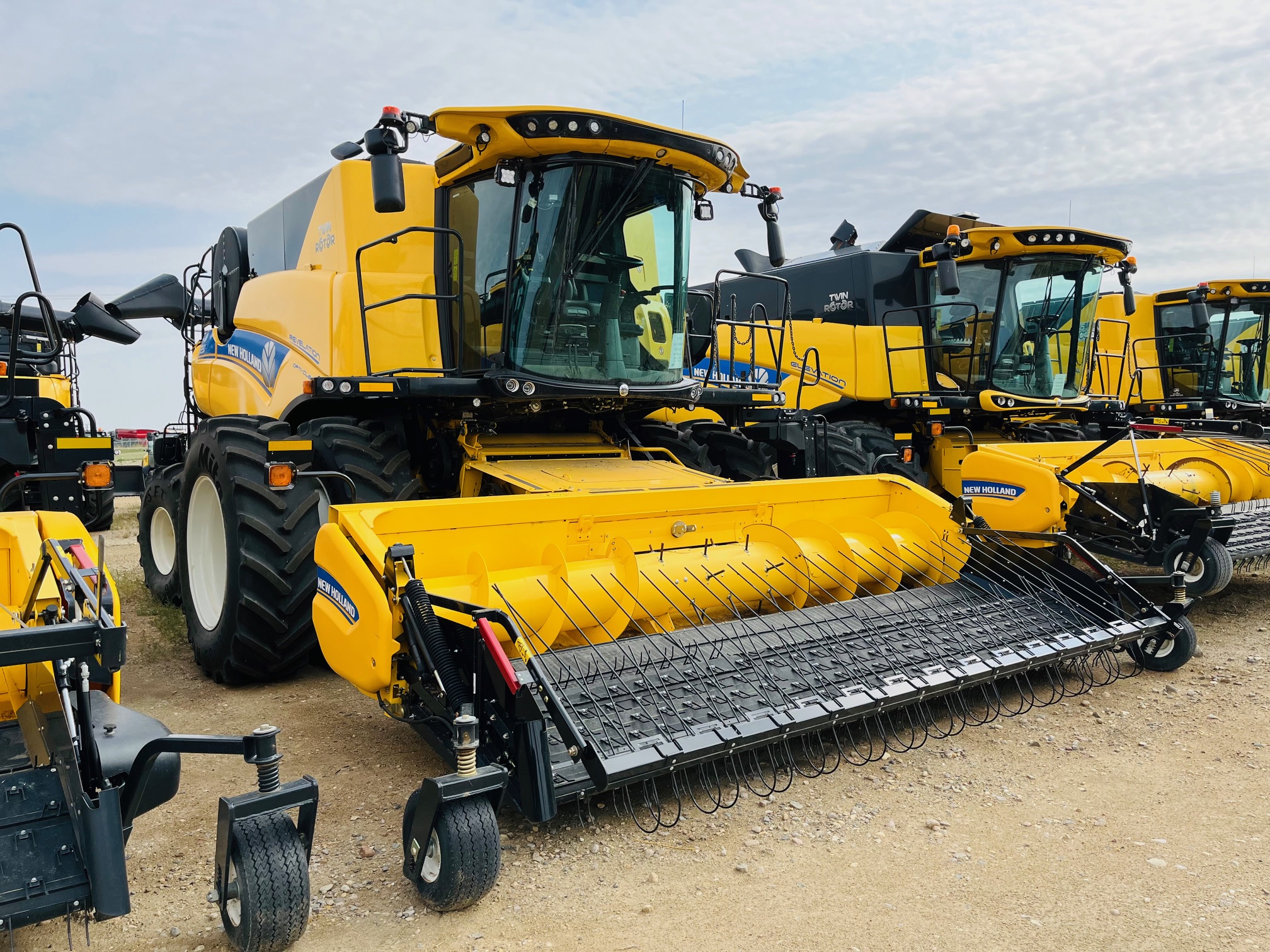 2023 New Holland CR9.90 Combine