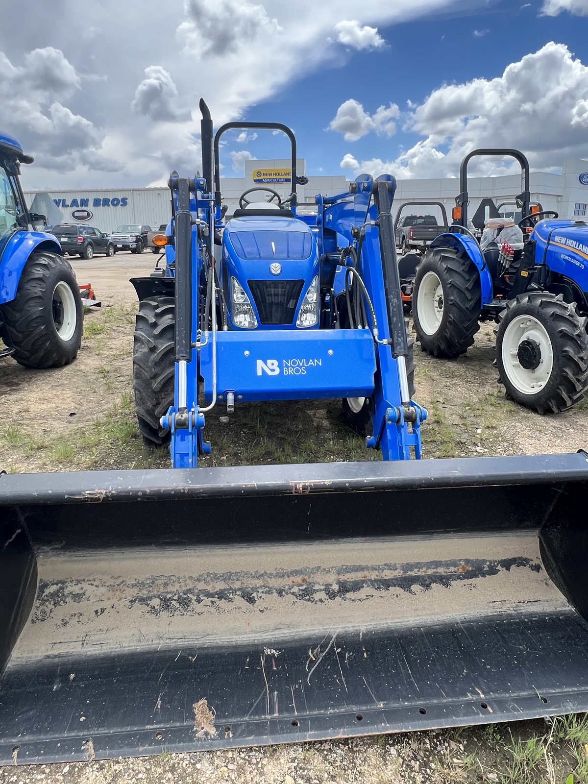 2017 New Holland T4.75 Tractor