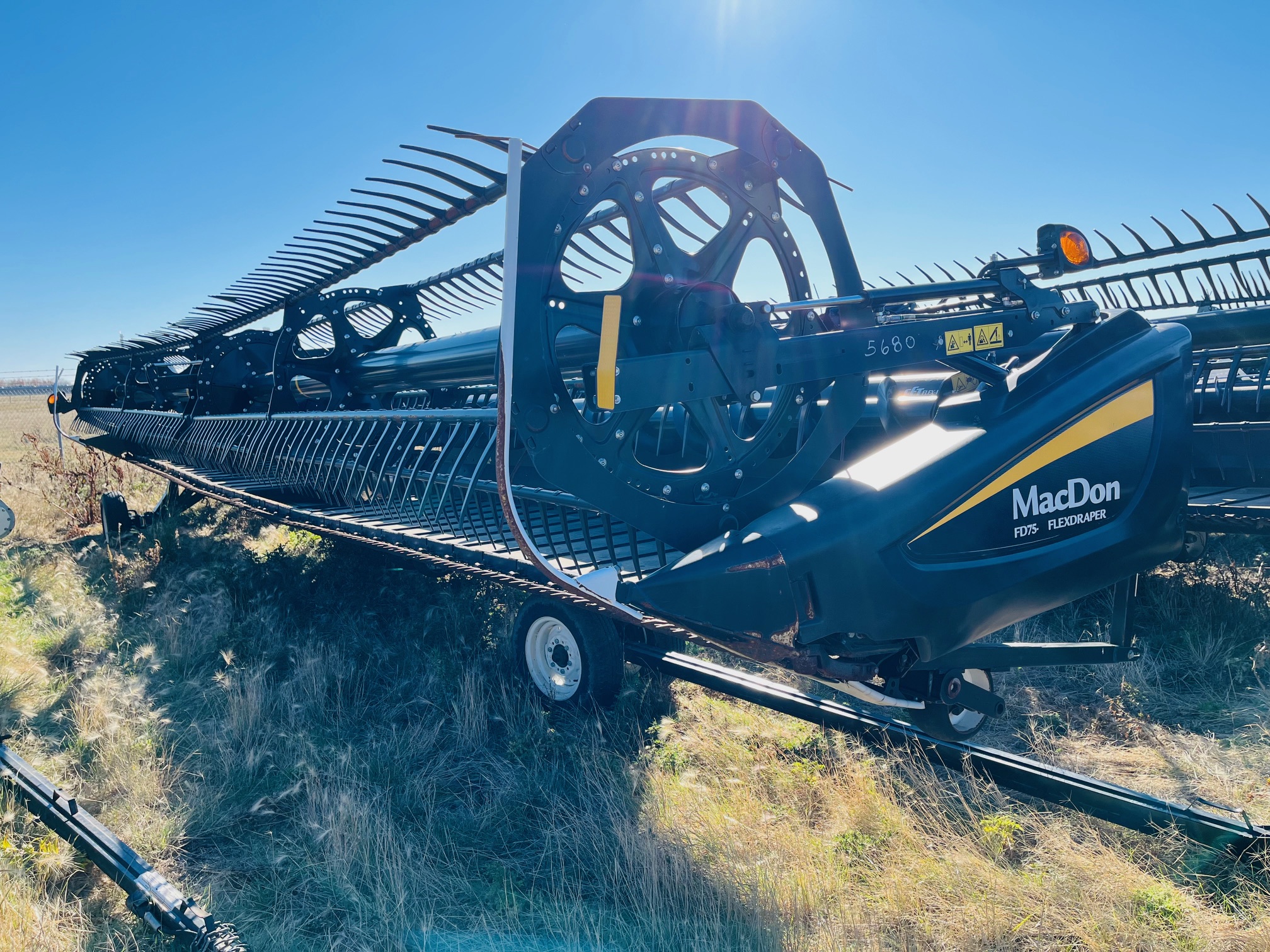 2018 MacDon FD75-40 Header Combine
