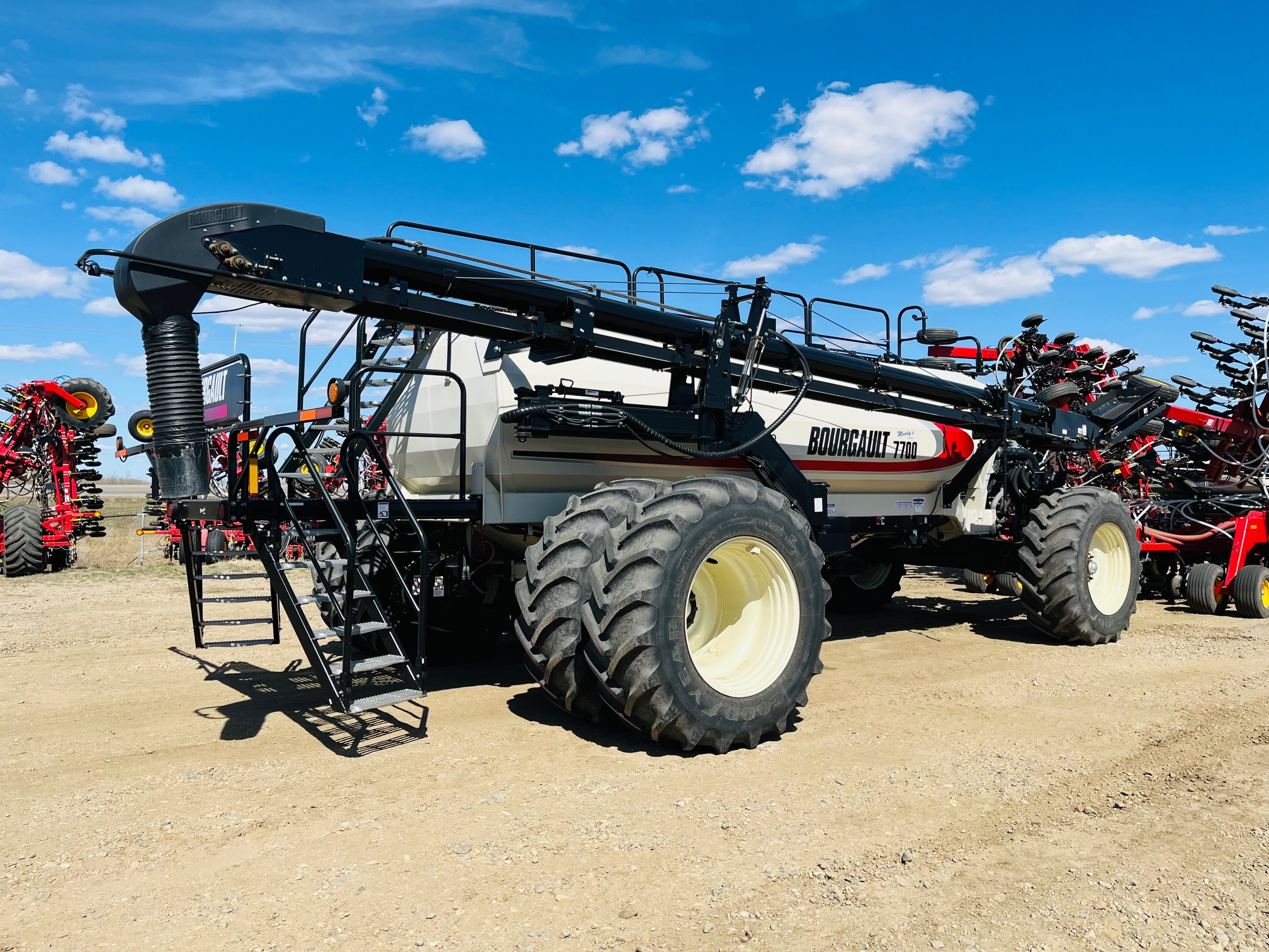 2017 Bourgault 7700 Air Tank/Cart