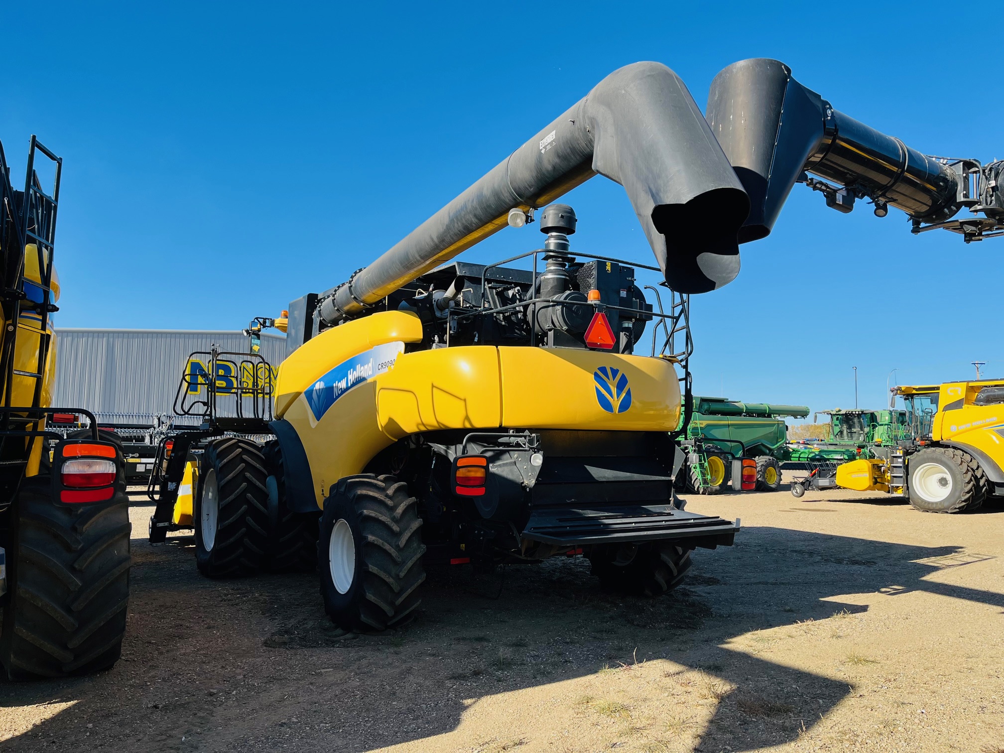 2012 New Holland CR9090 Combine