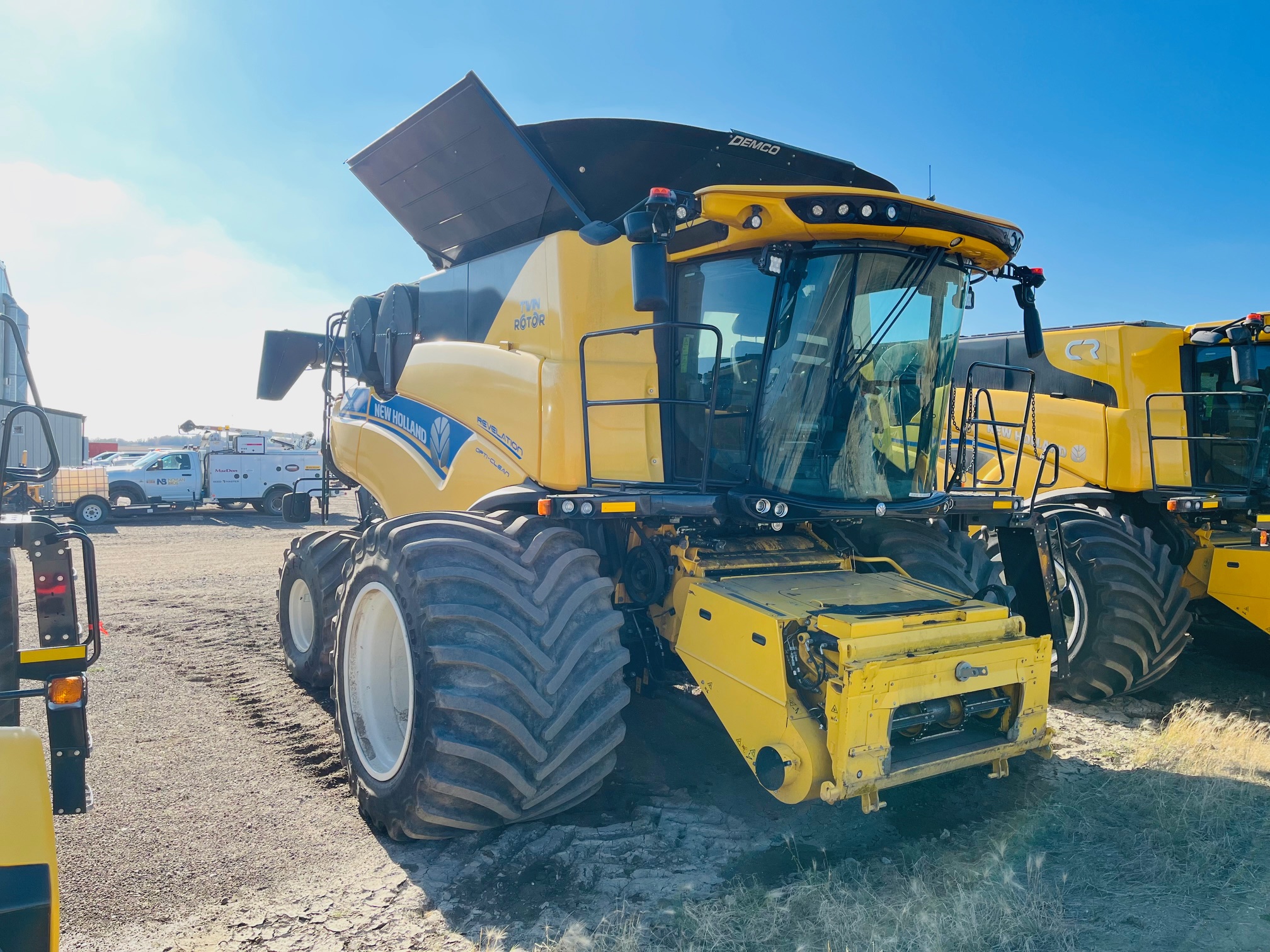 2023 New Holland CR10.90Z Combine
