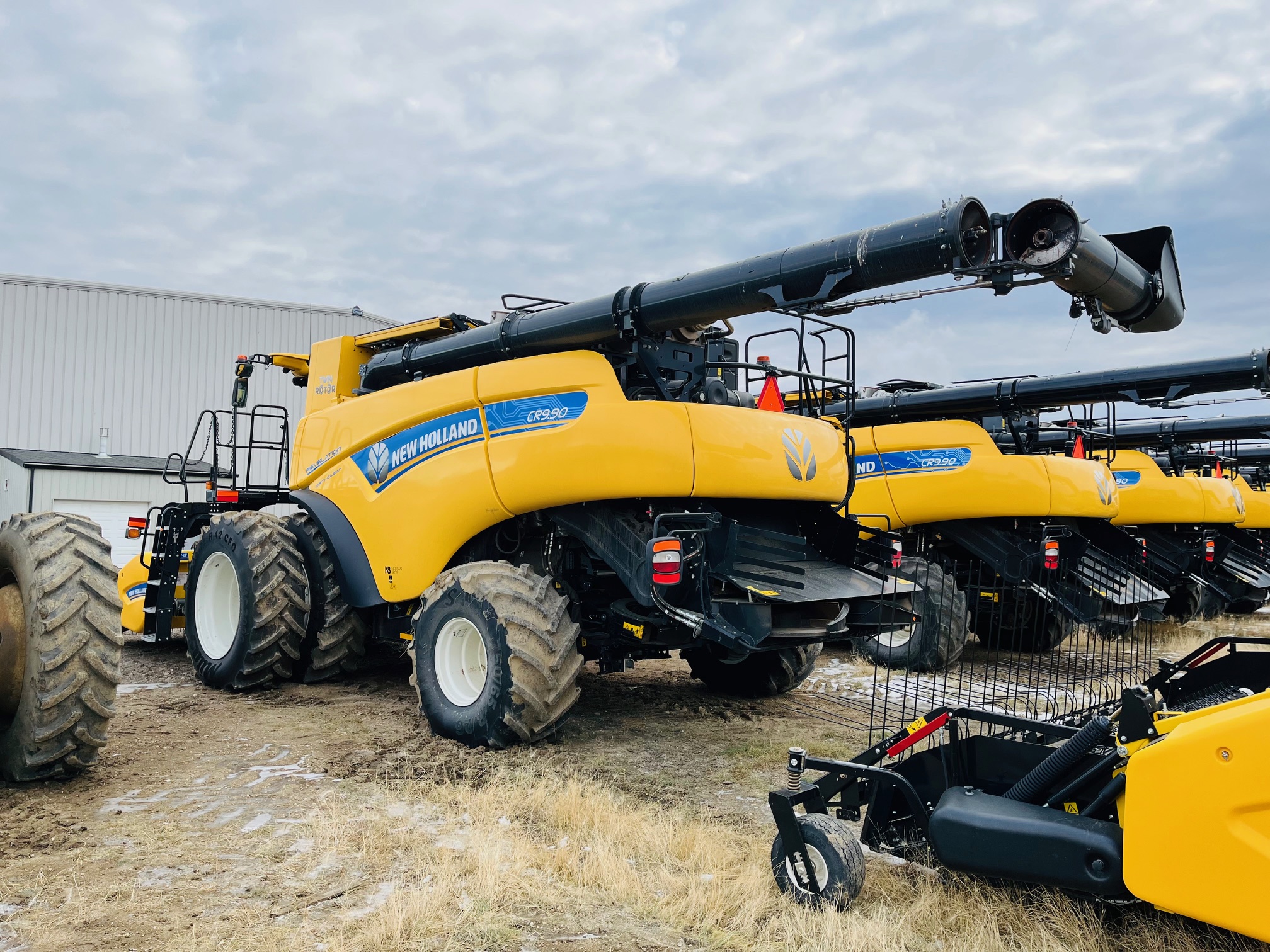 2022 New Holland CR9.90Z Combine