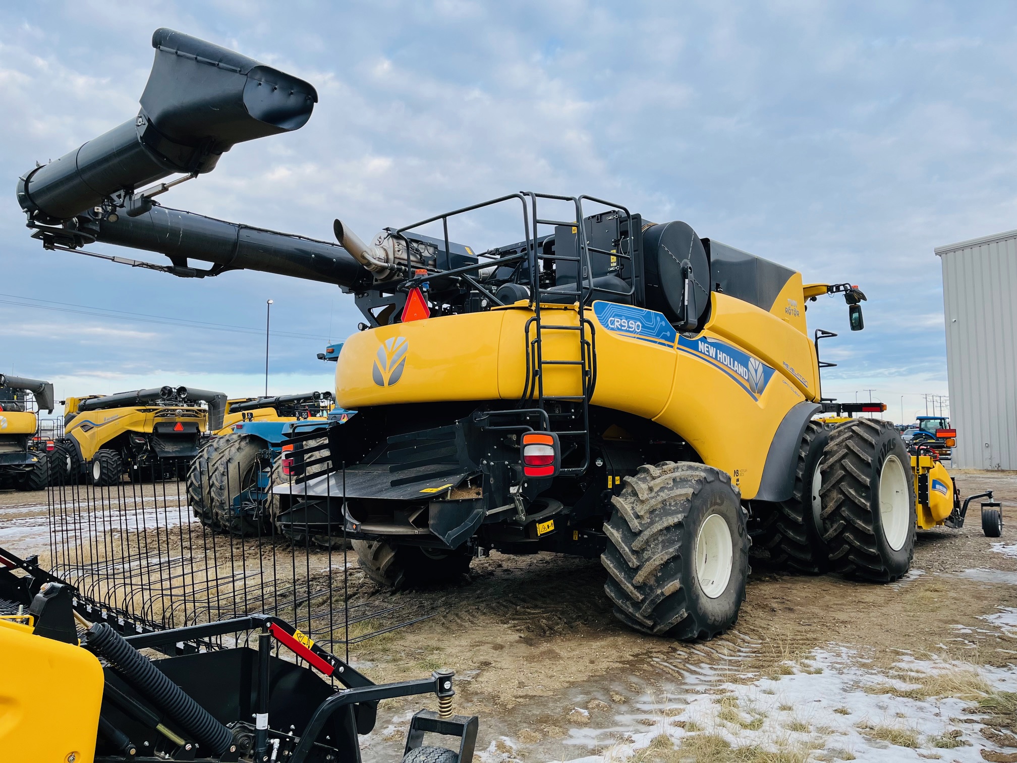 2022 New Holland CR9.90Z Combine