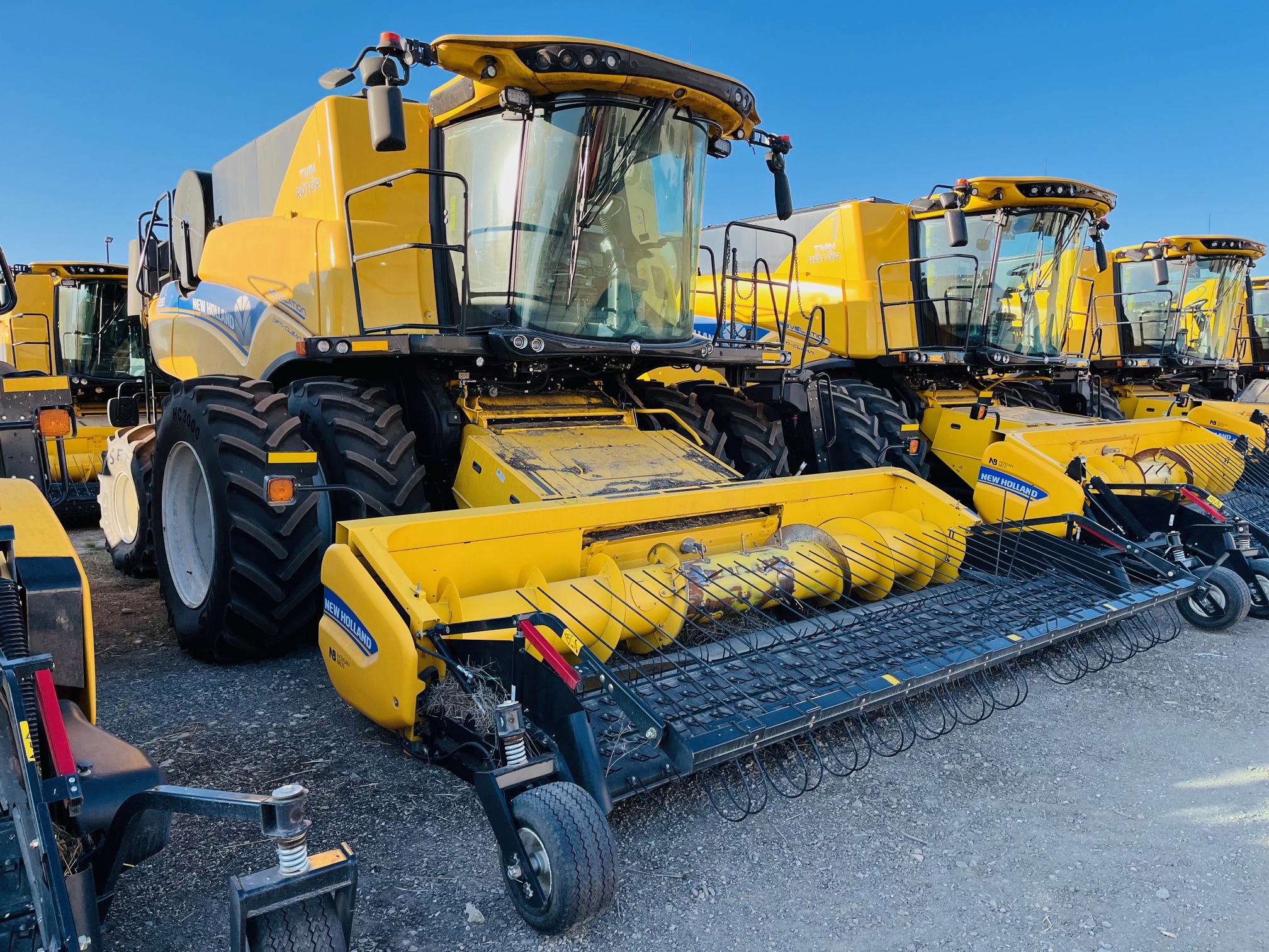 2021 New Holland CR9.90Z Combine