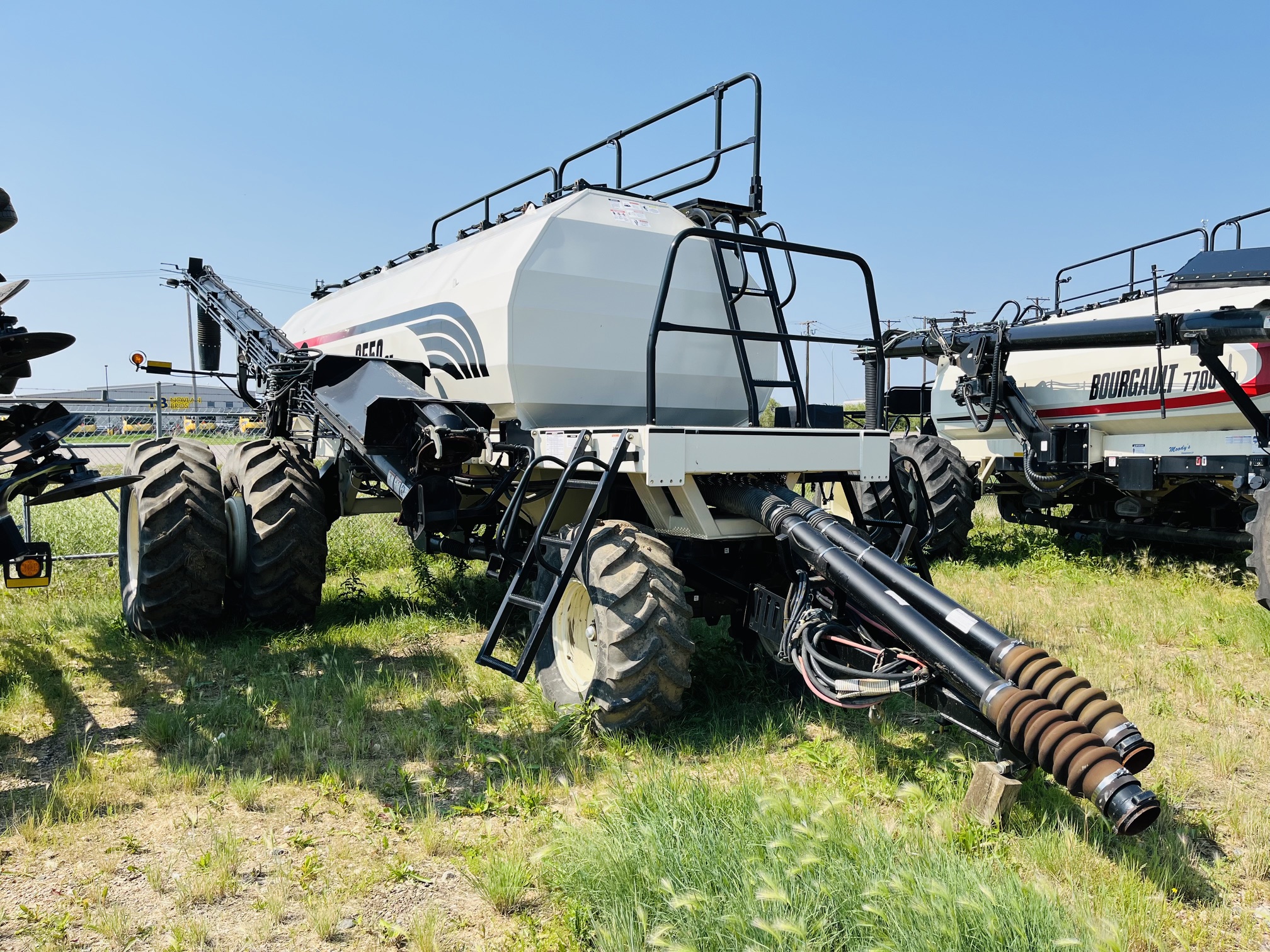 2012 Bourgault L6550 Air Tank/Cart