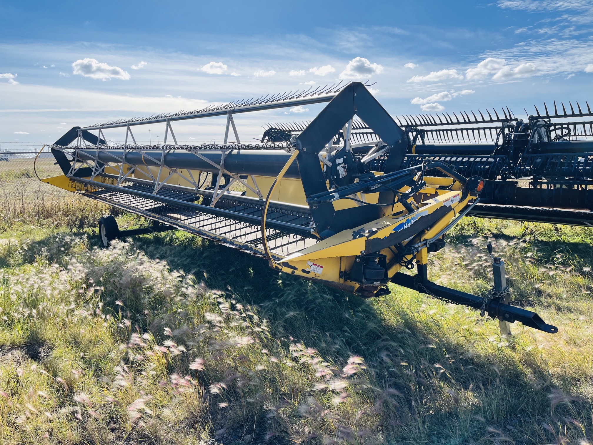 2007 New Holland 94C-30 Header Combine
