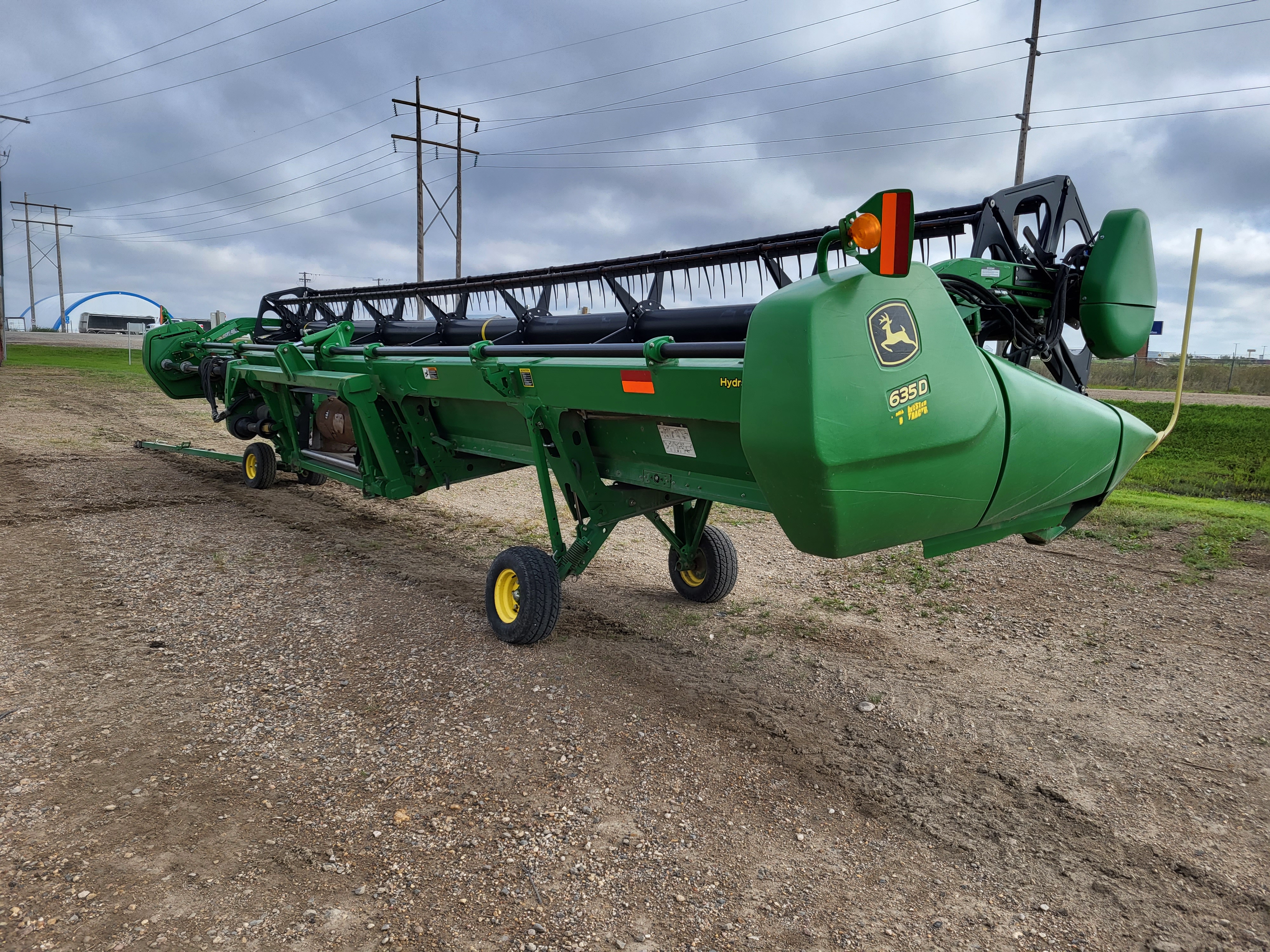 2010 John Deere 635D Header Rigid