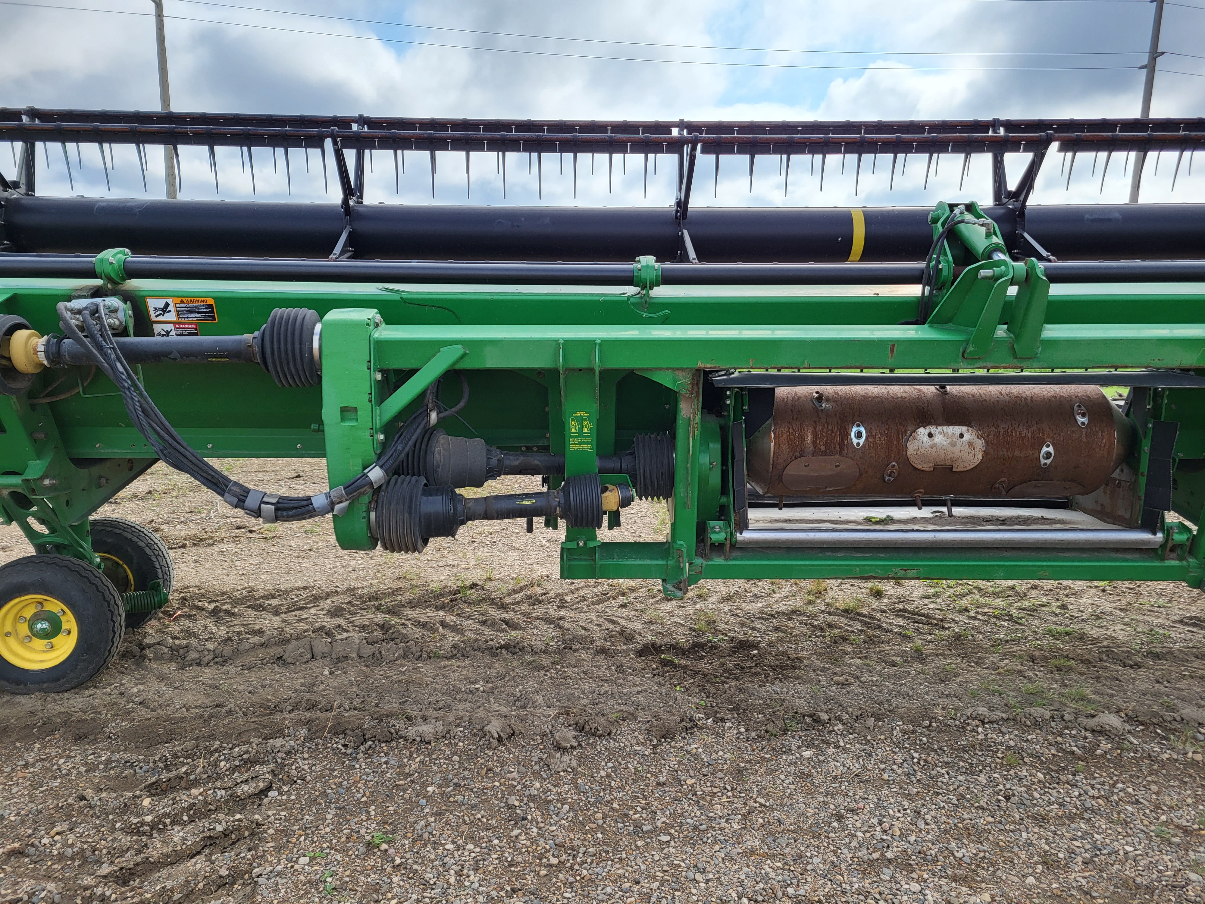 2010 John Deere 635D Header Rigid