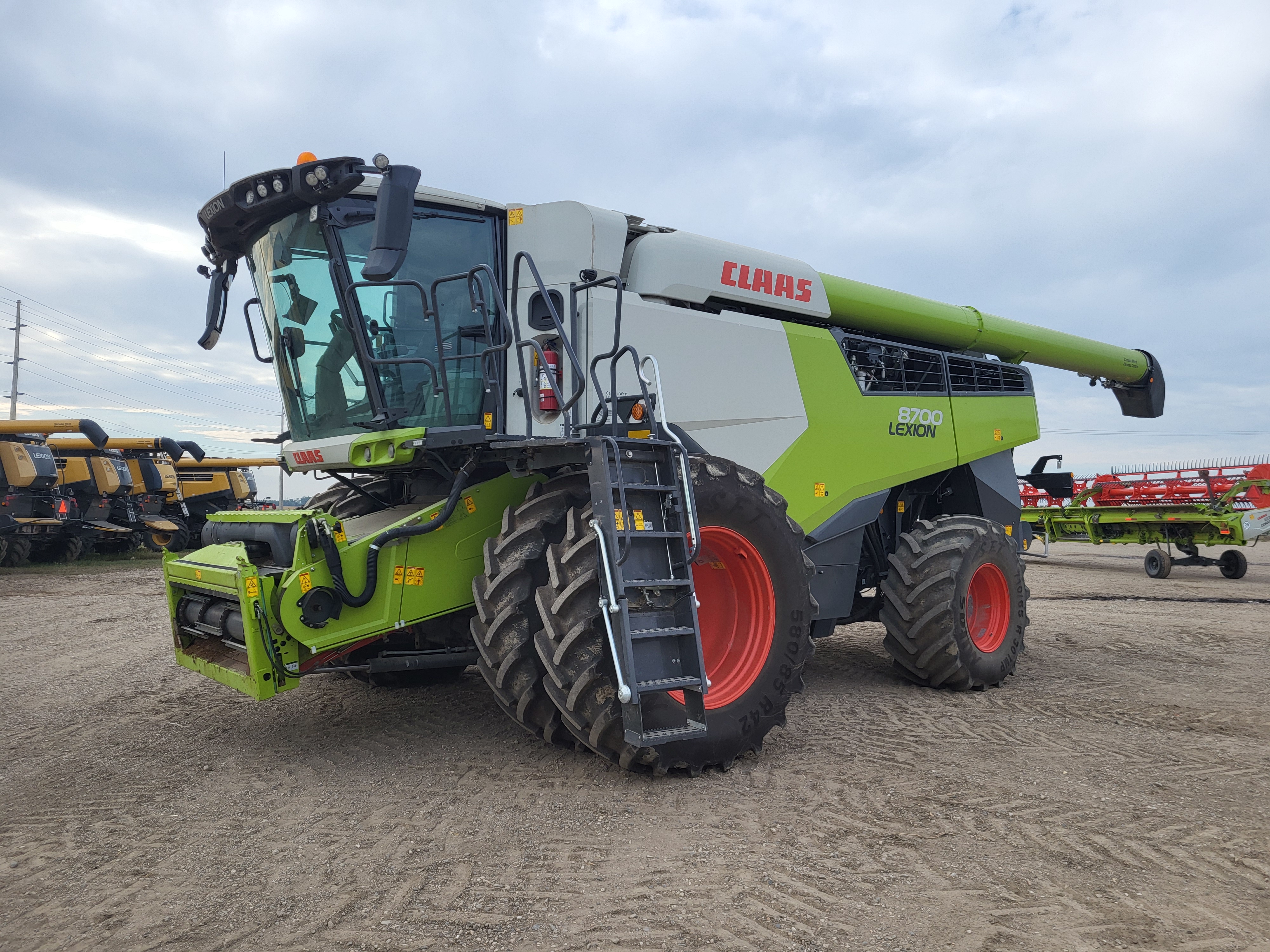 2023 CLAAS 8700 Combine