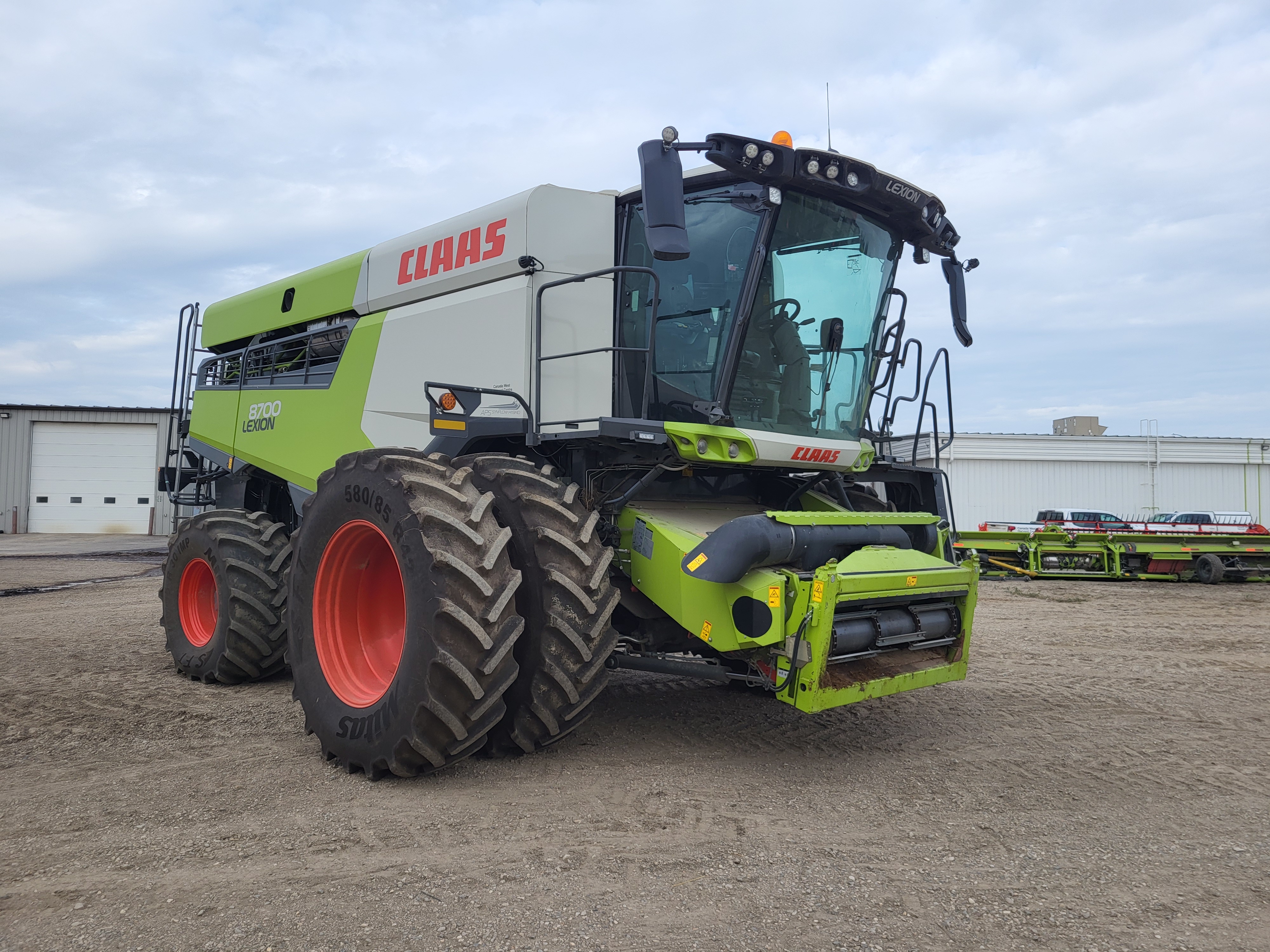 2023 CLAAS 8700 Combine