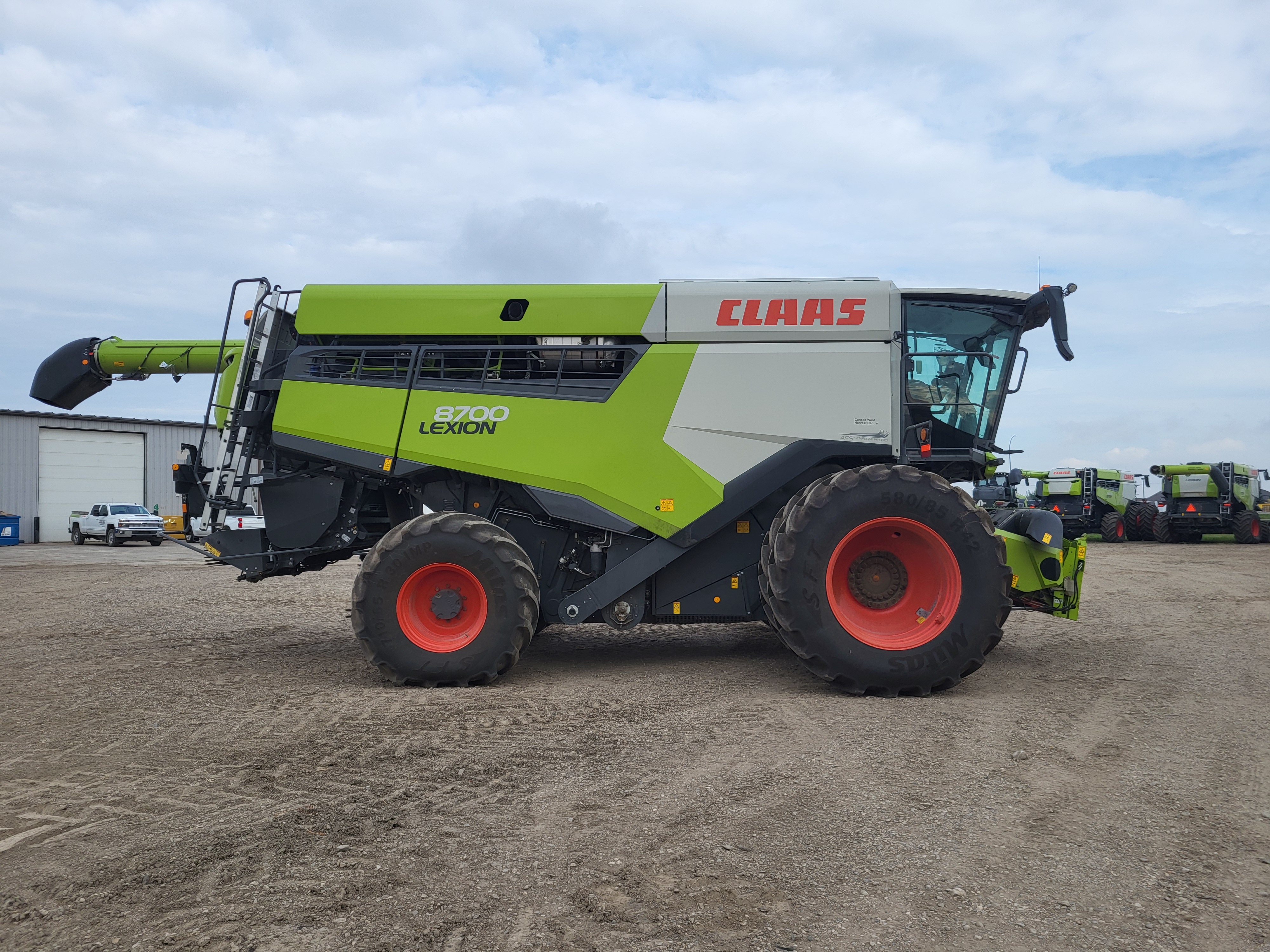 2023 CLAAS 8700 Combine