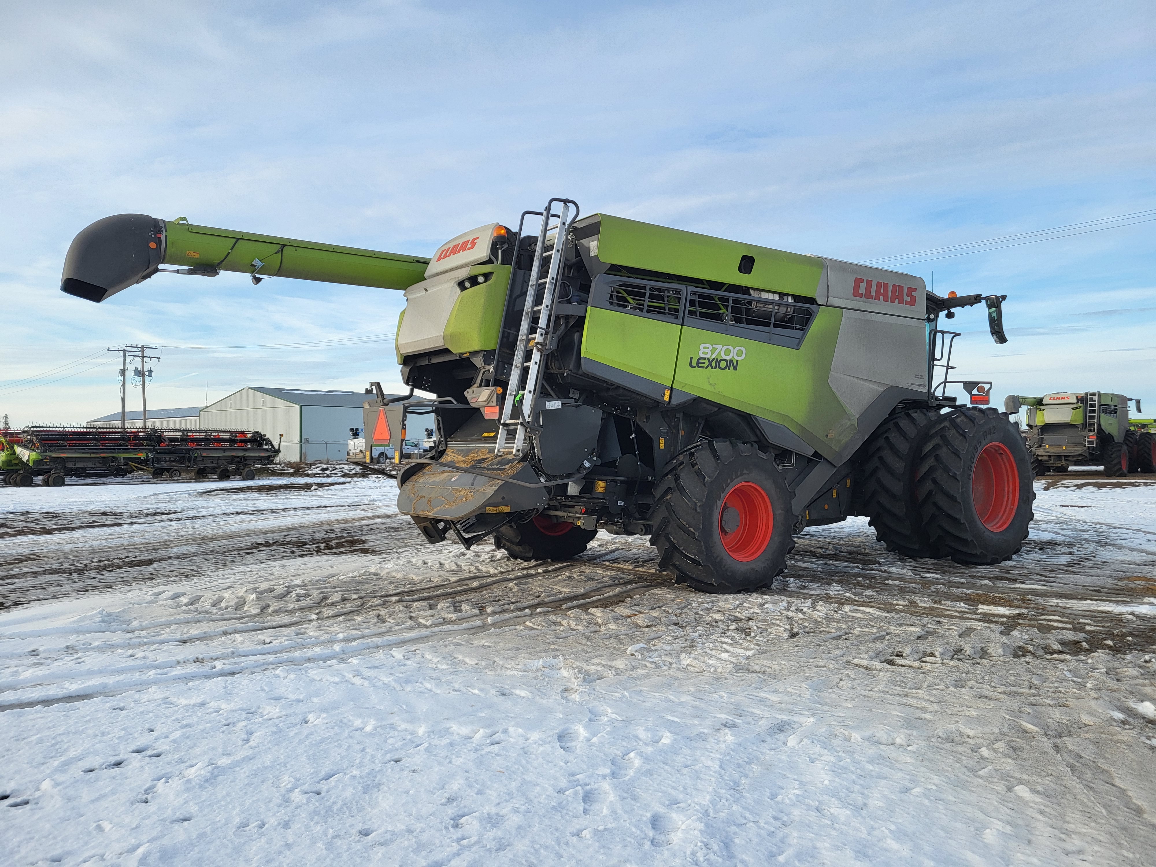 2023 CLAAS 8700 Combine