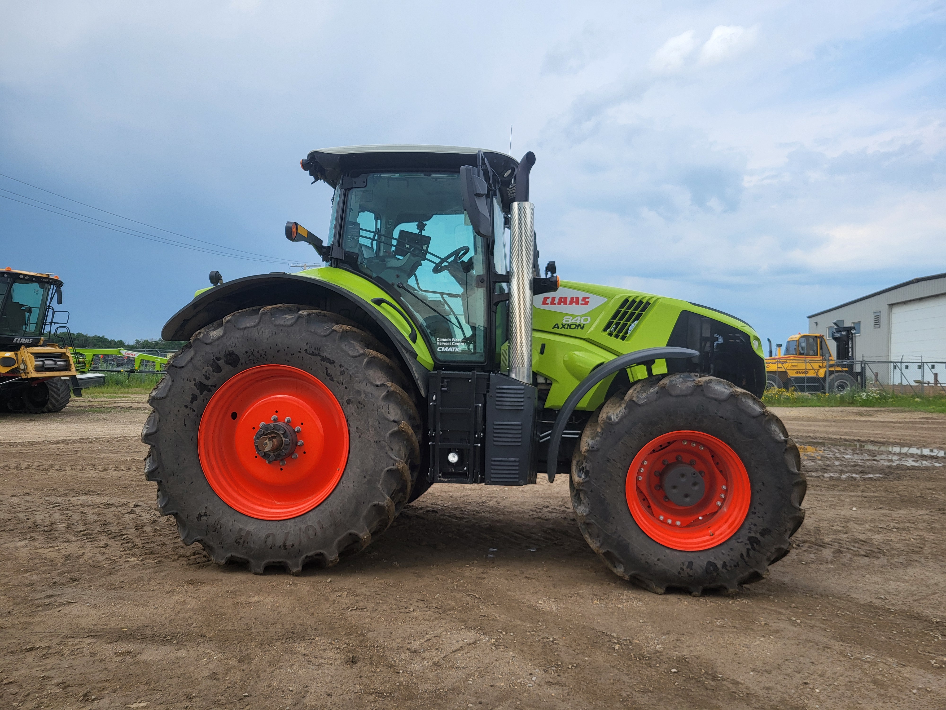 2022 CLAAS 840 Axion Tractor