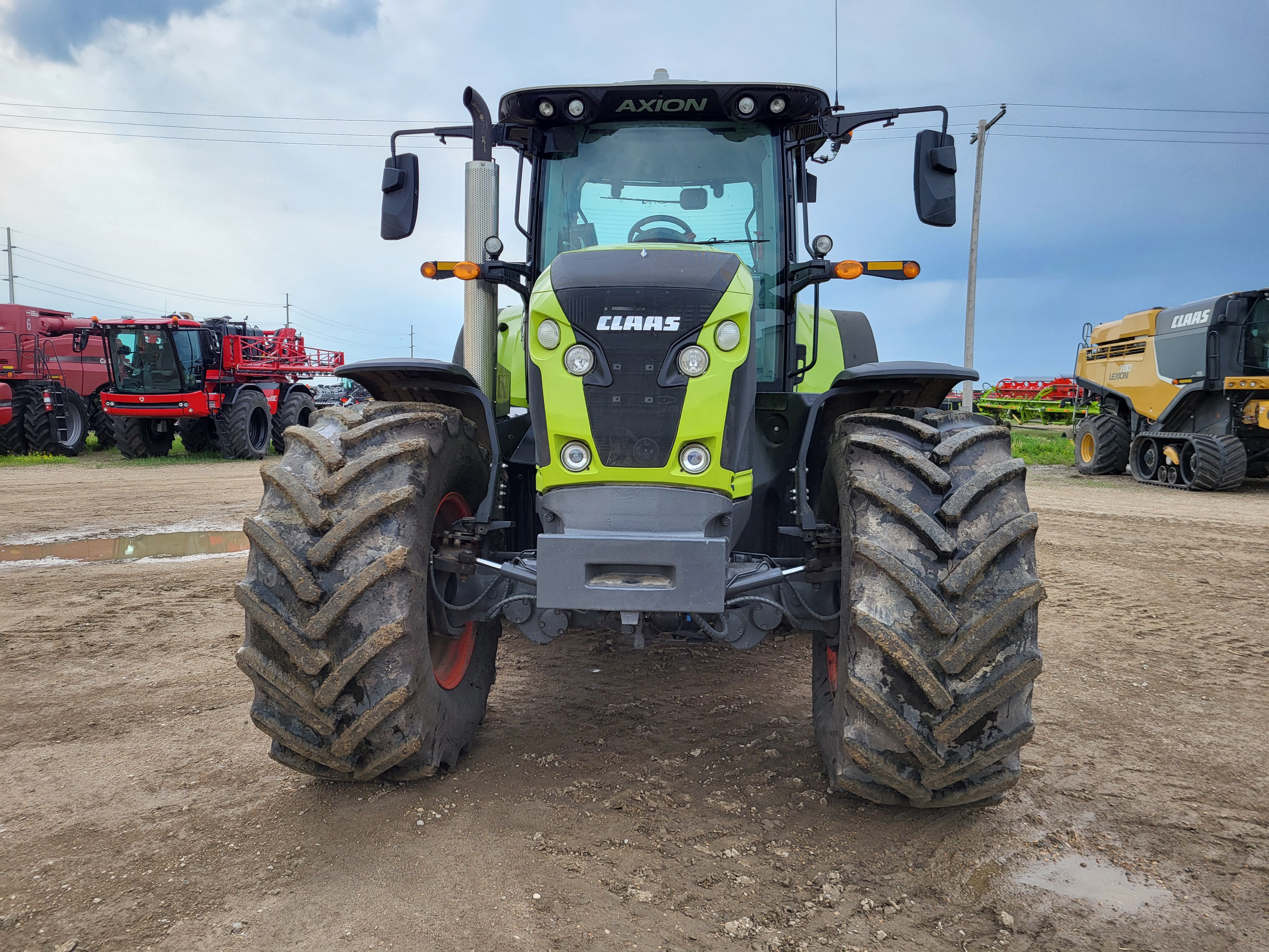 2022 CLAAS 840 Axion Tractor