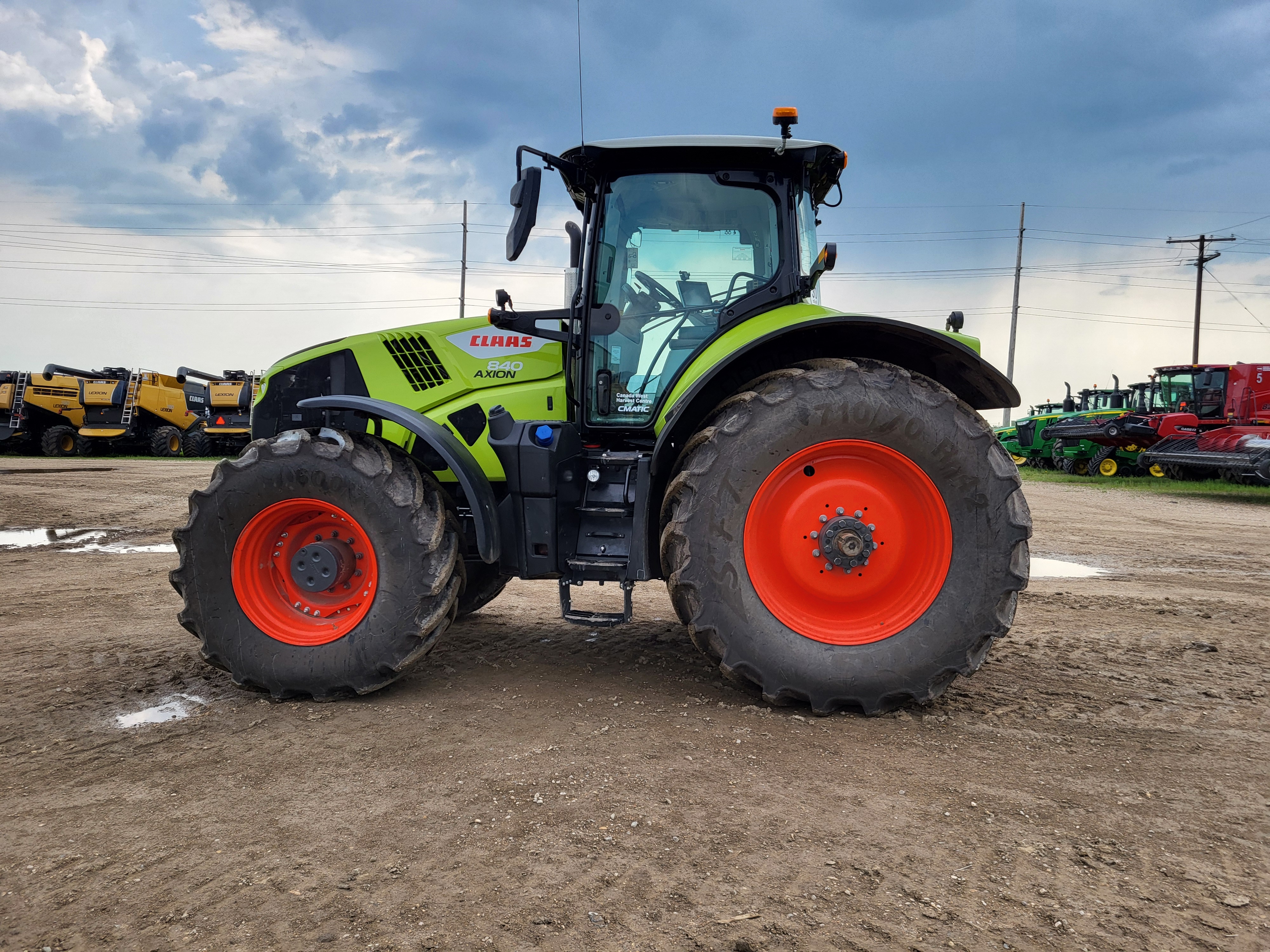 2022 CLAAS 840 Axion Tractor