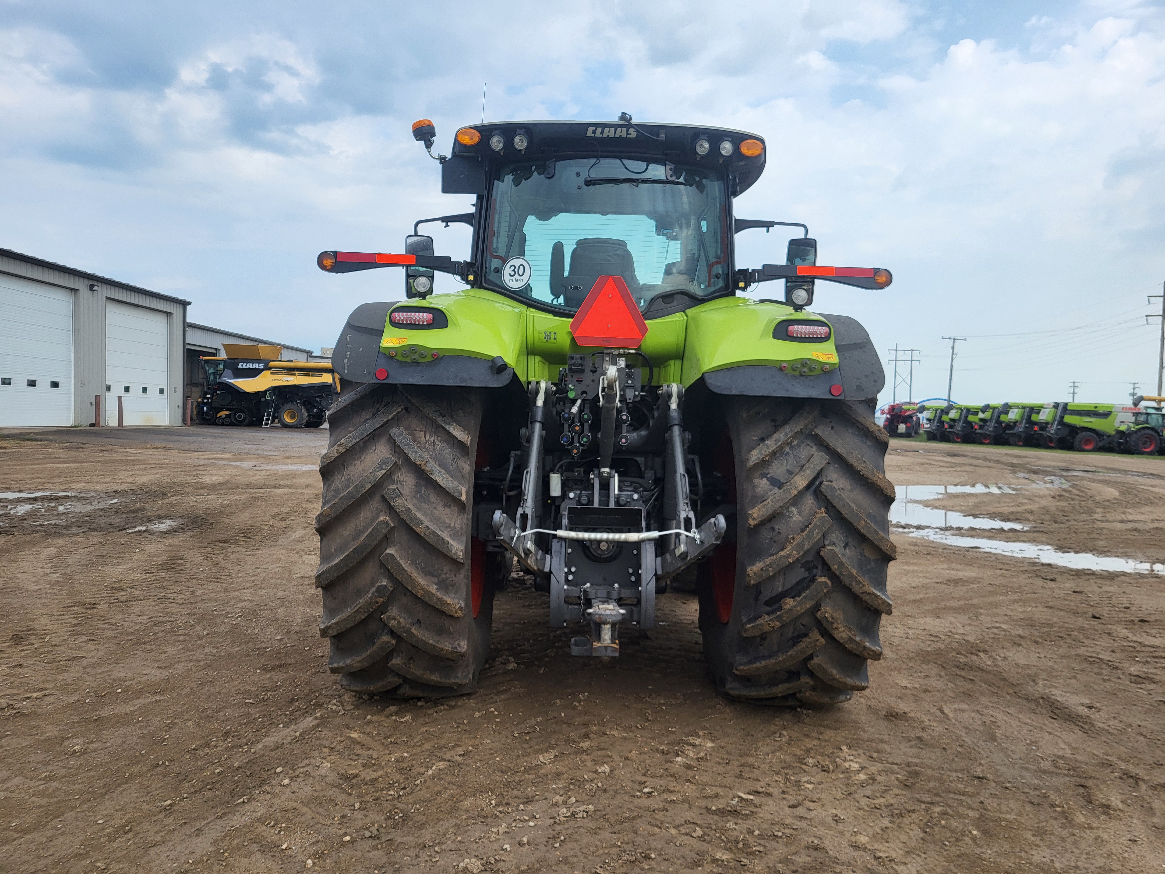 2022 CLAAS 840 Axion Tractor