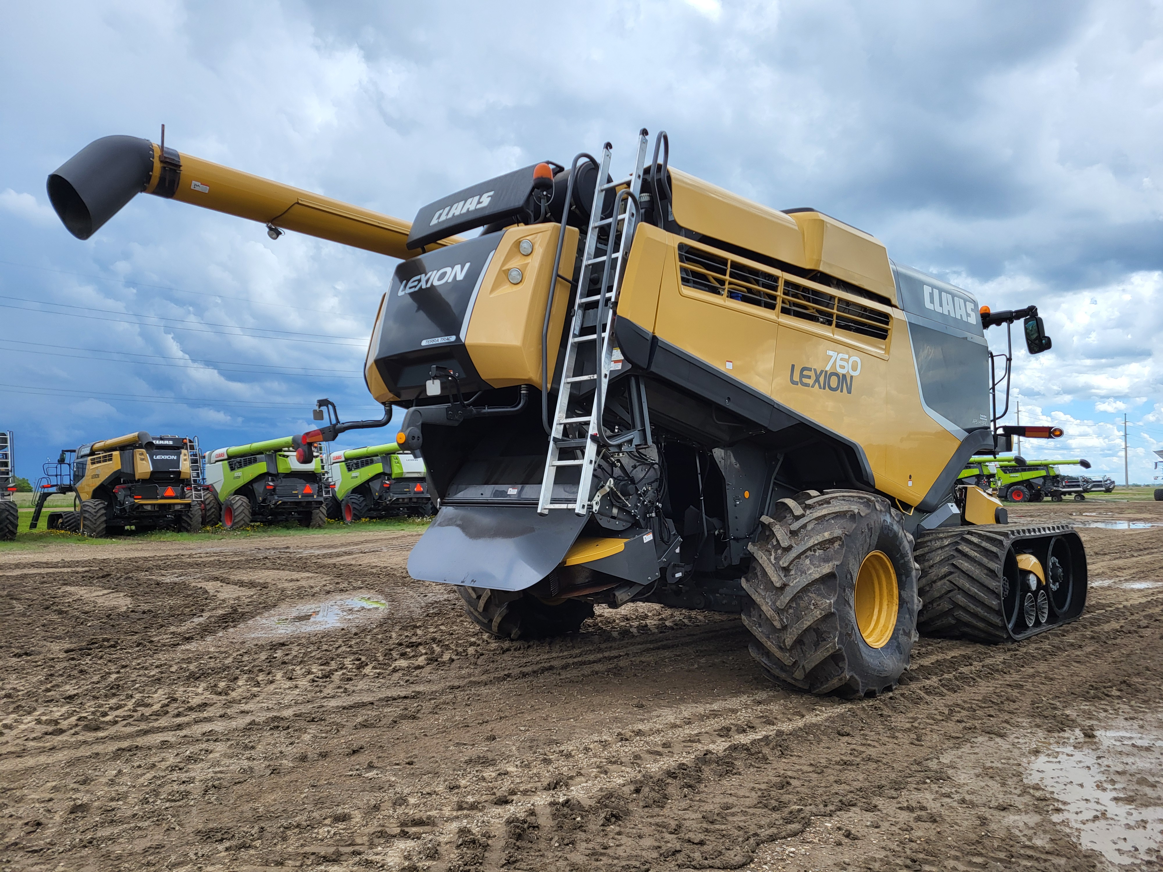 2015 CLAAS 760TT Combine