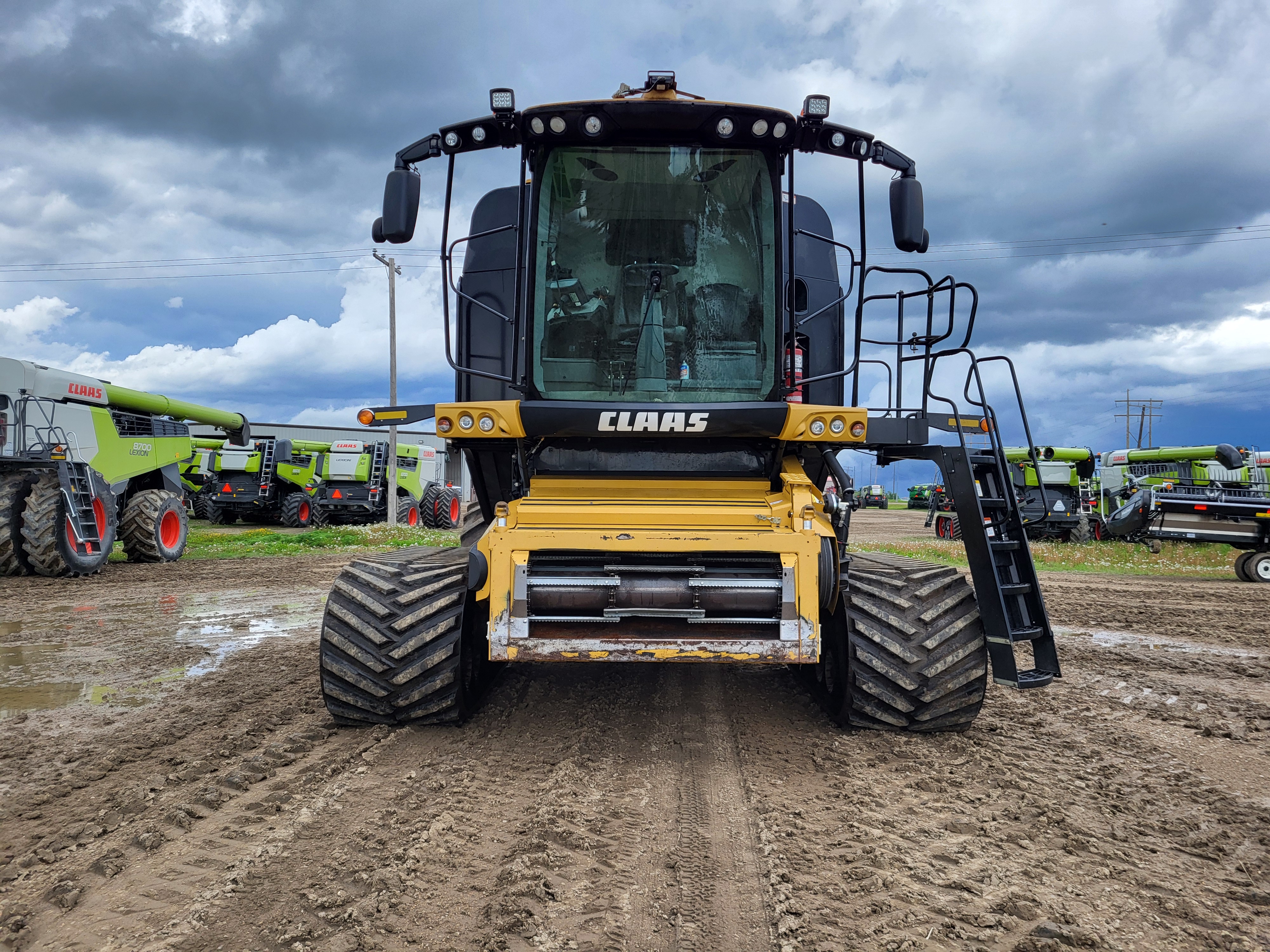 2015 CLAAS 760TT Combine