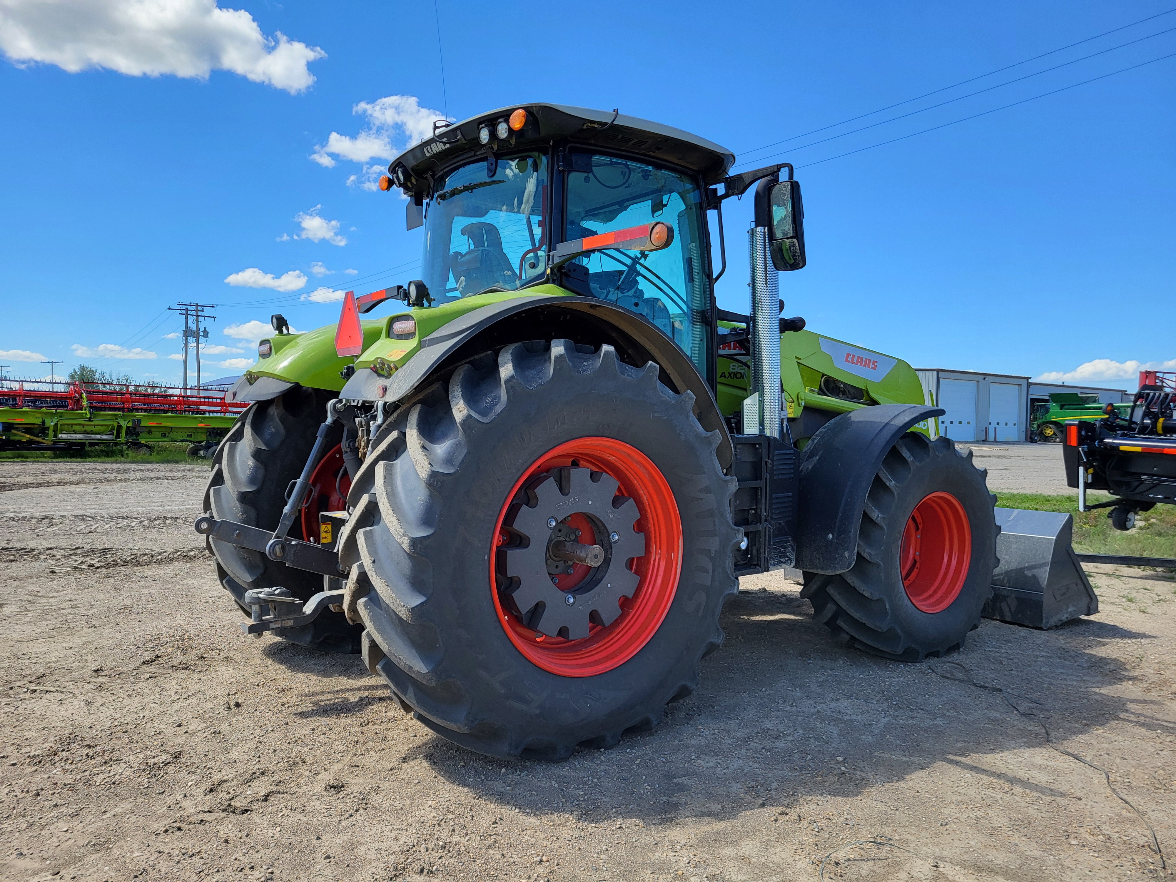 2022 CLAAS Axion 820 Tractor