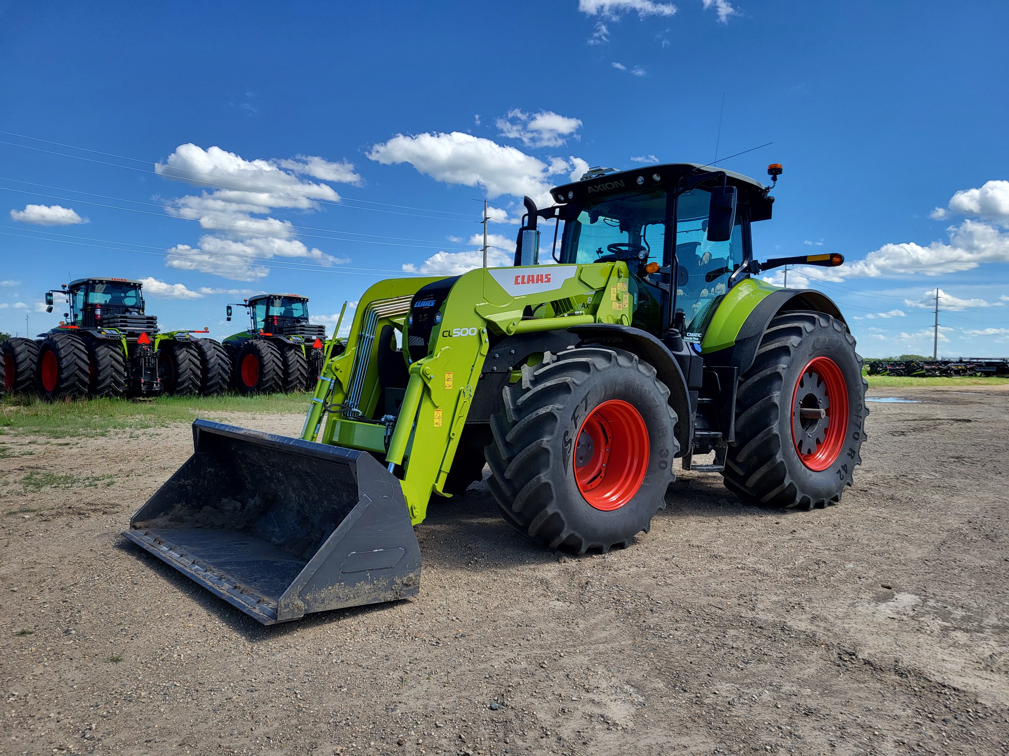 2022 CLAAS Axion 820 Tractor