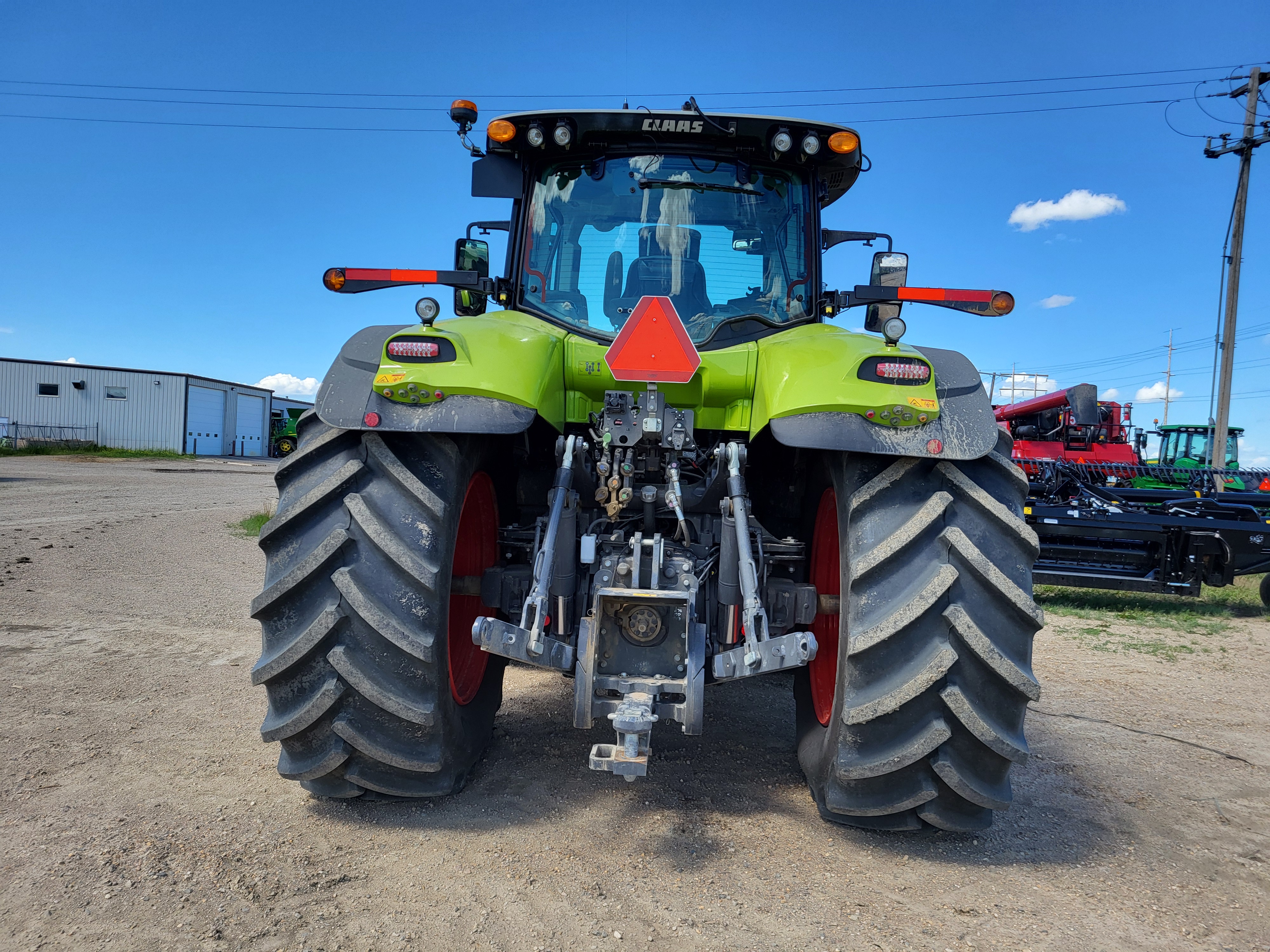 2022 CLAAS Axion 820 Tractor