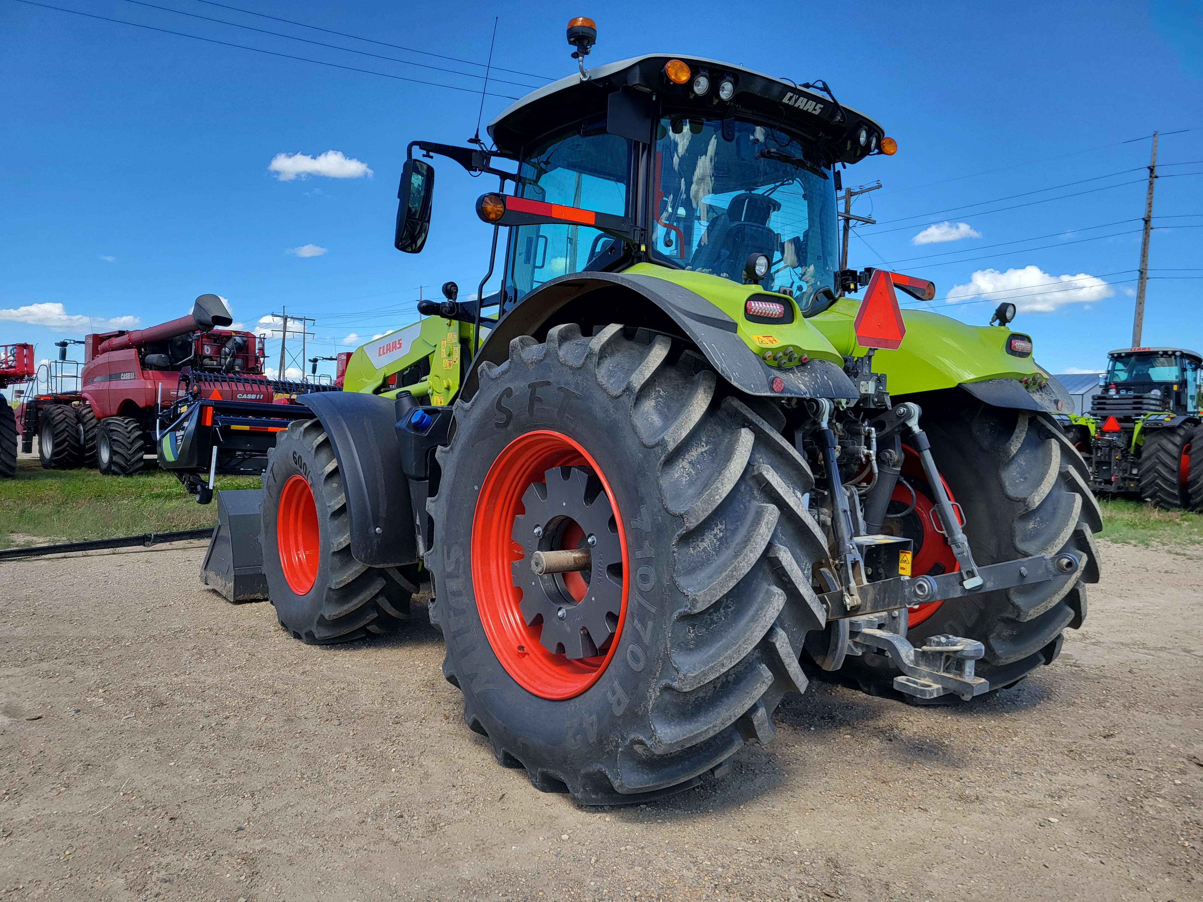 2022 CLAAS Axion 820 Tractor