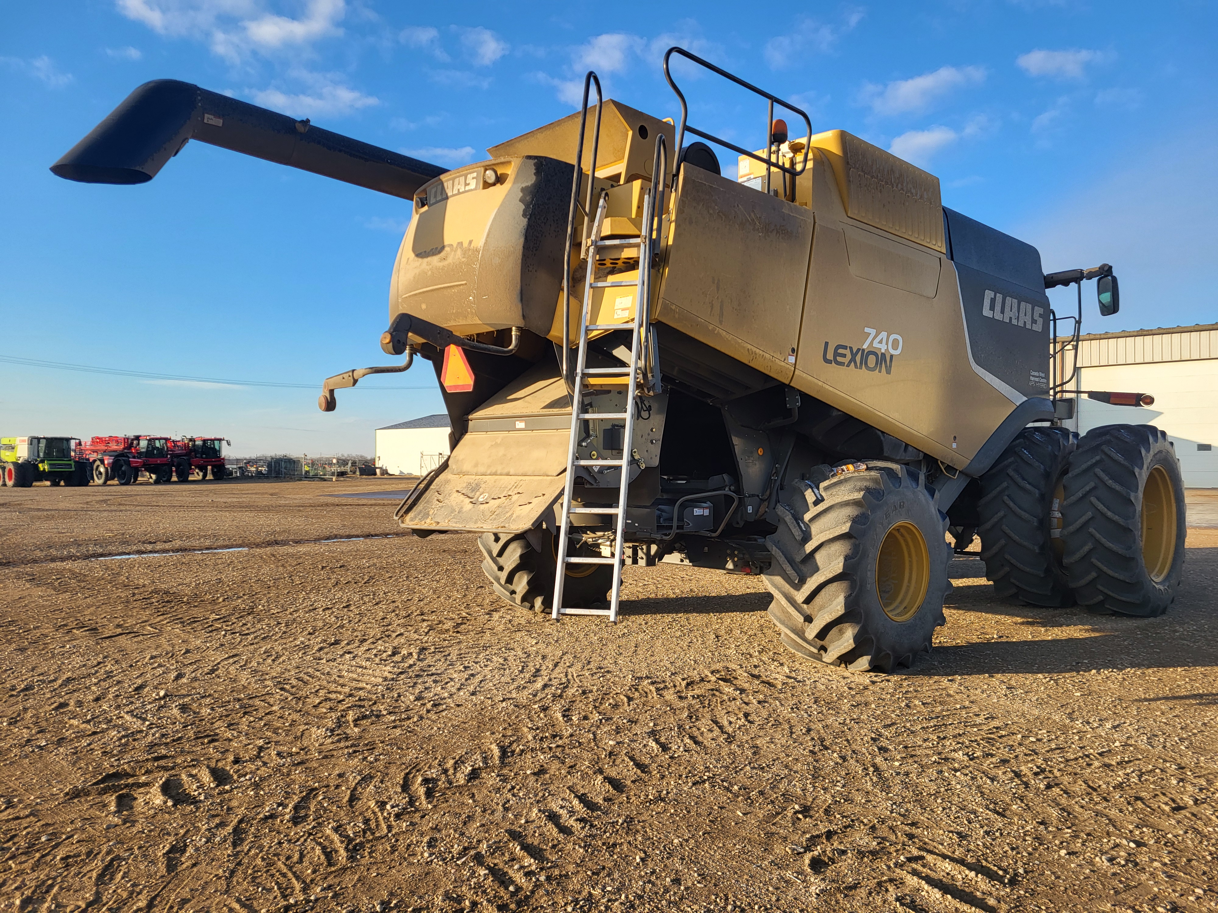 2011 CLAAS 740 Combine