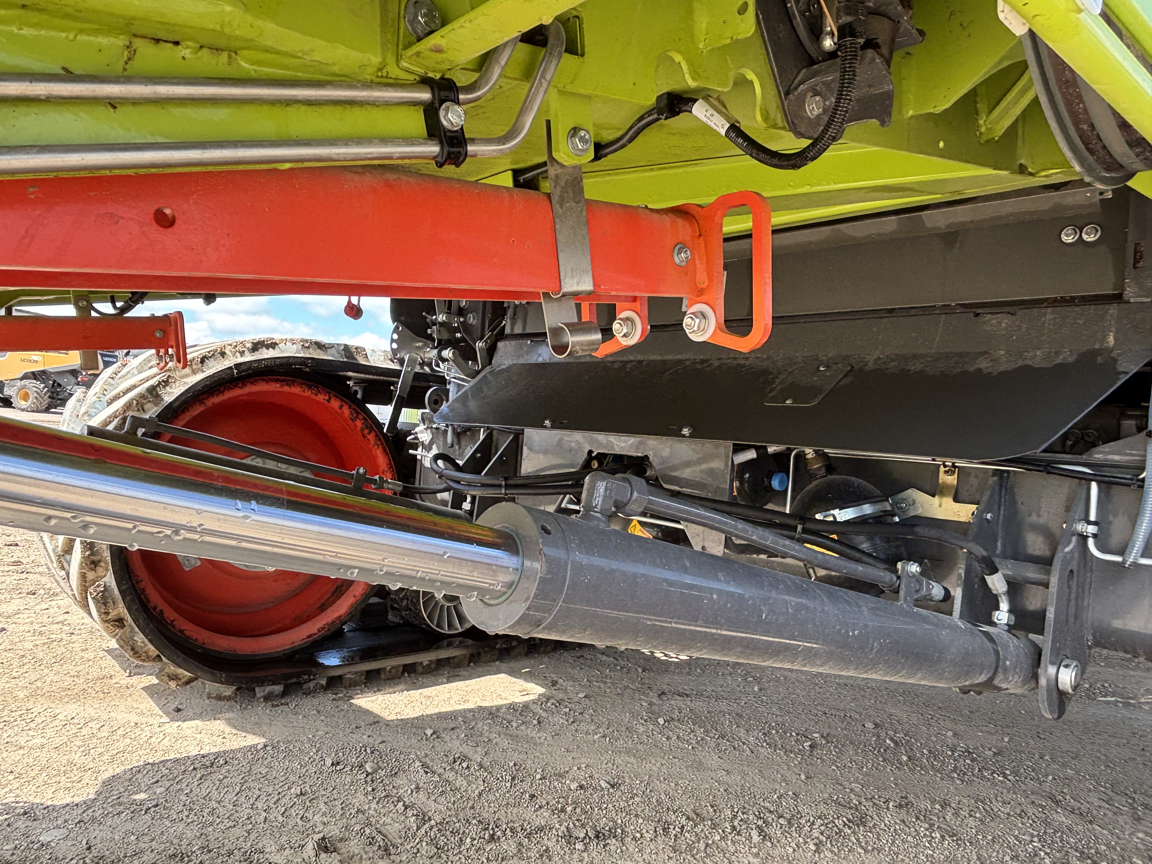 2024 CLAAS 8700TT Combine