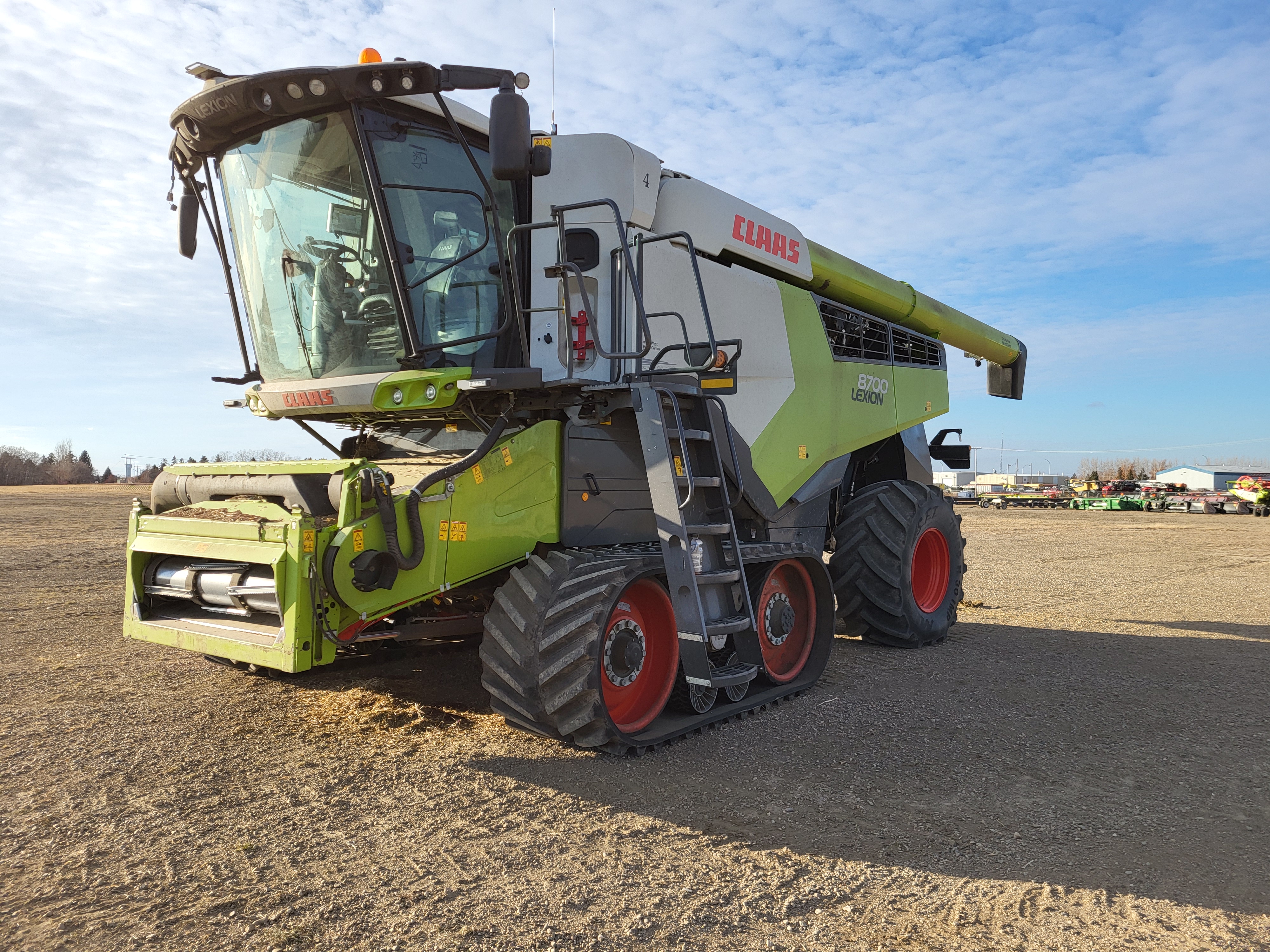 2022 CLAAS 8700TT Combine