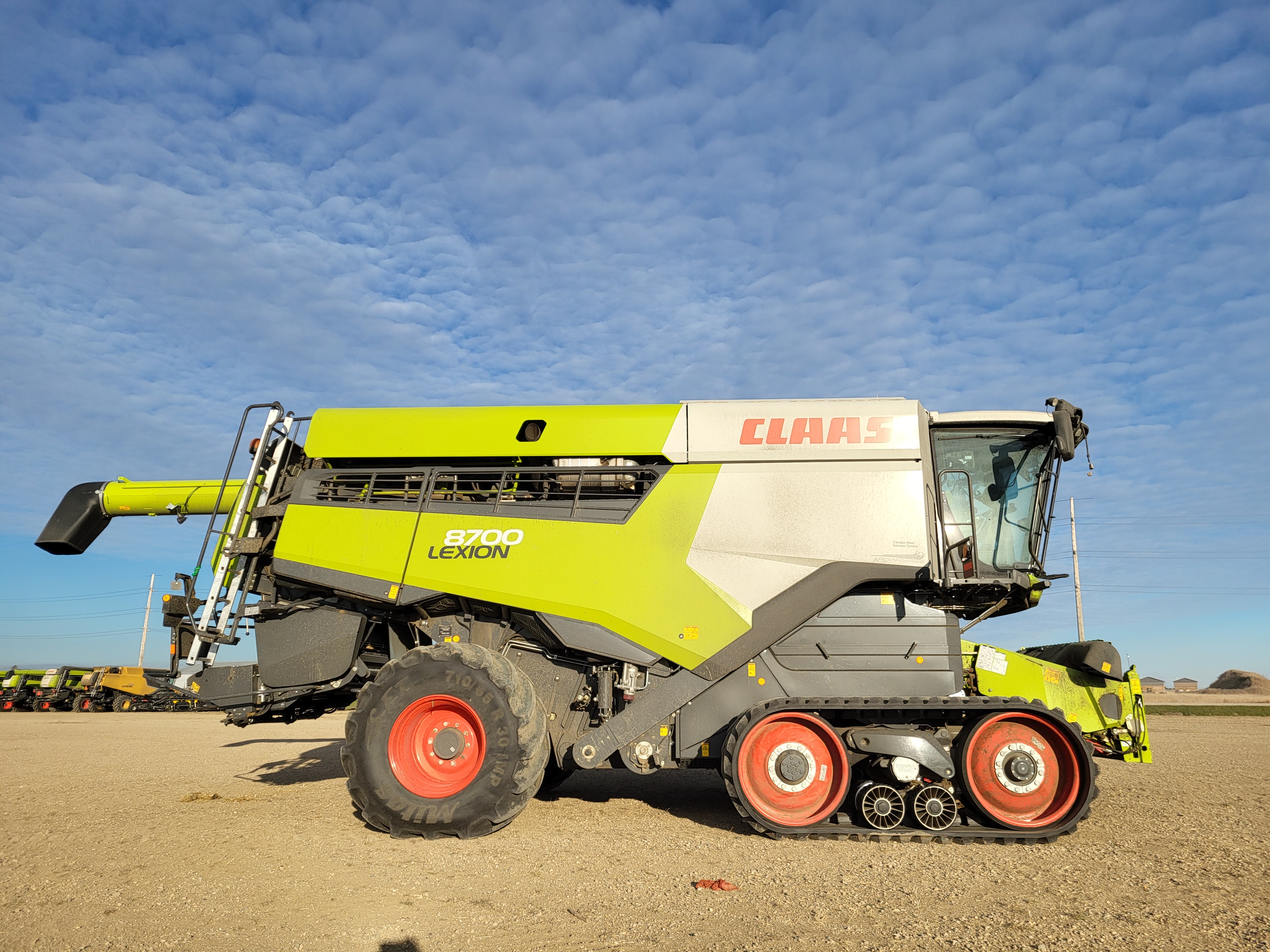 2022 CLAAS 8700TT Combine