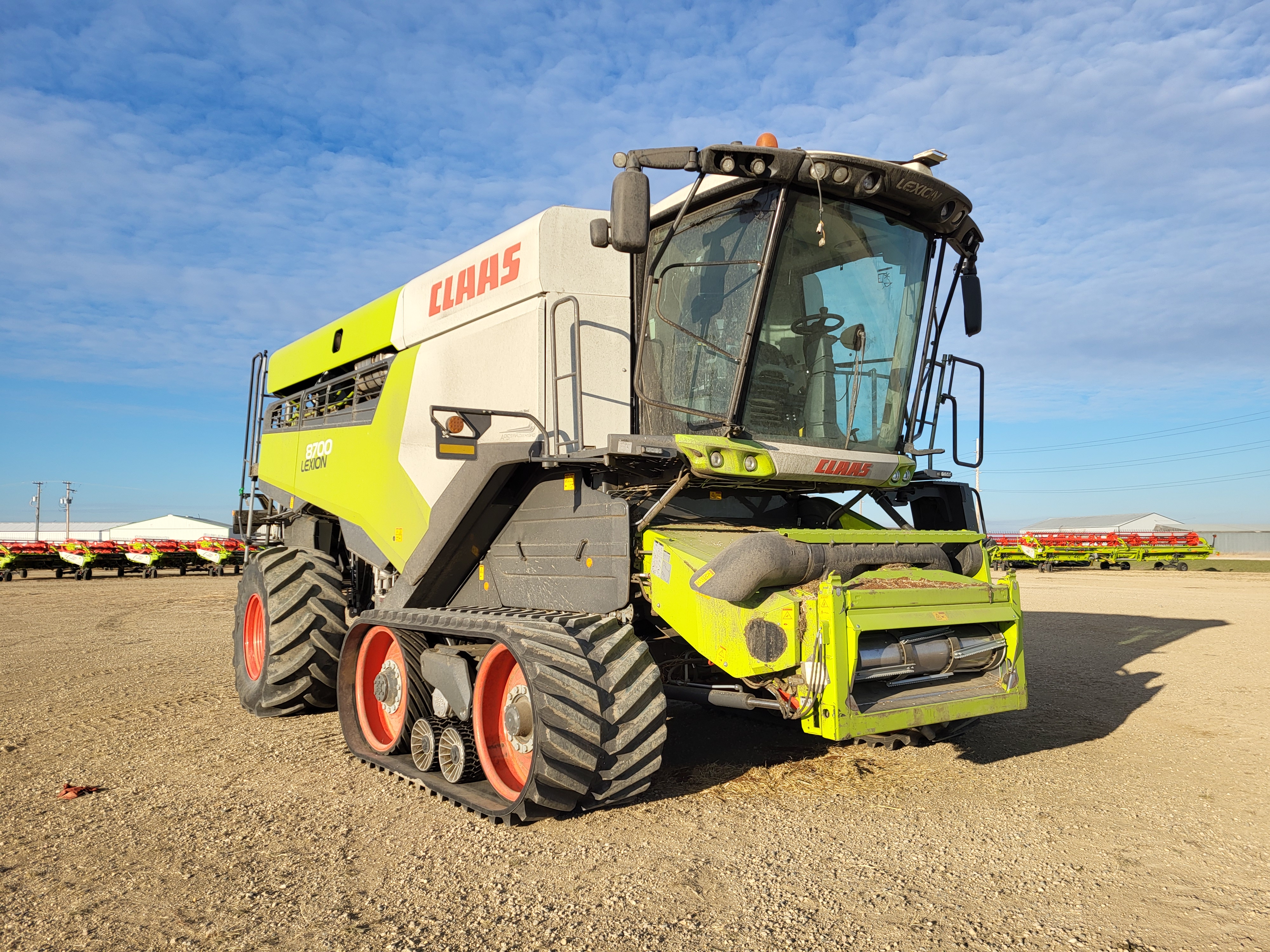 2022 CLAAS 8700TT Combine