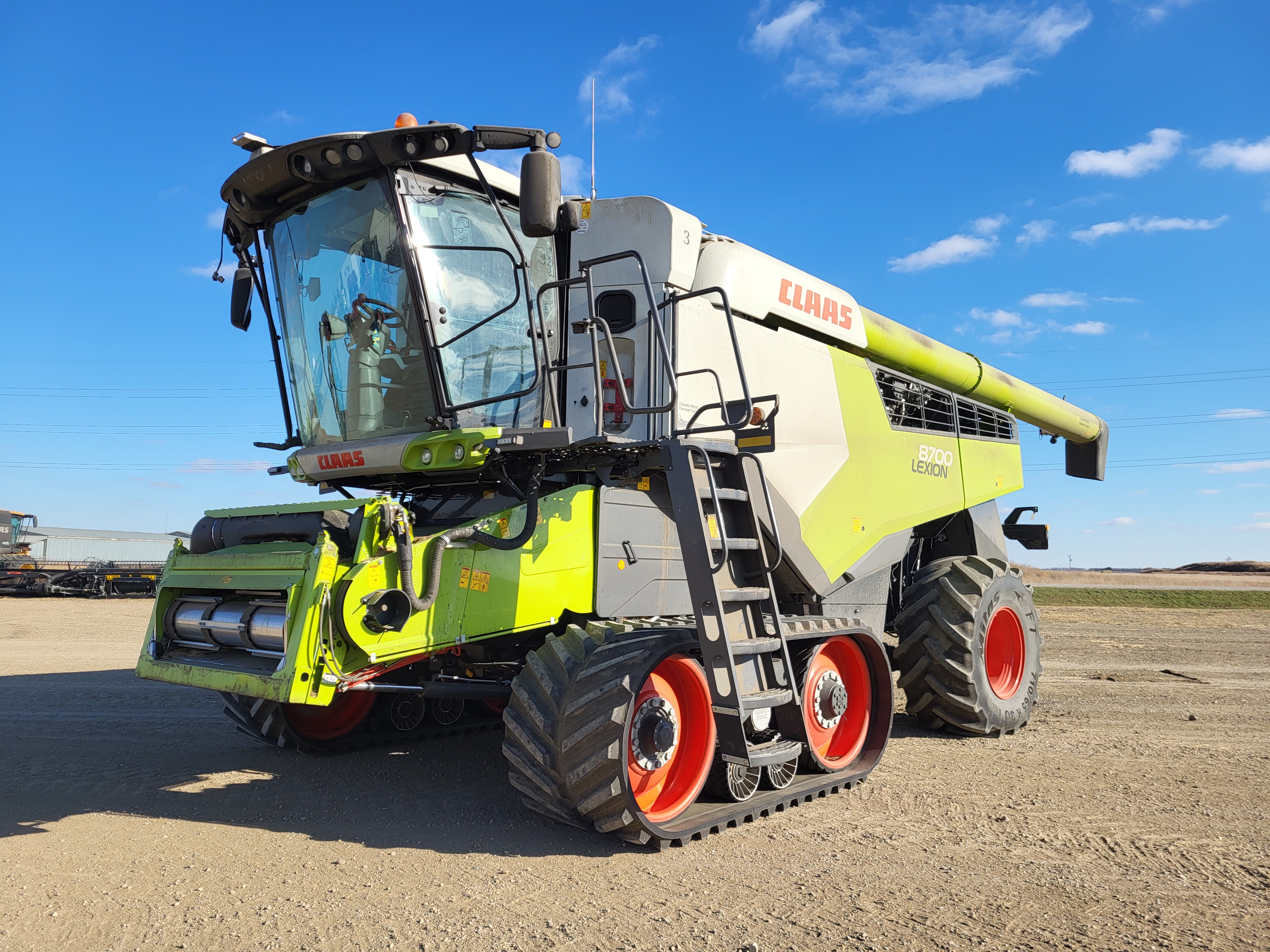 2022 CLAAS 8700TT Combine