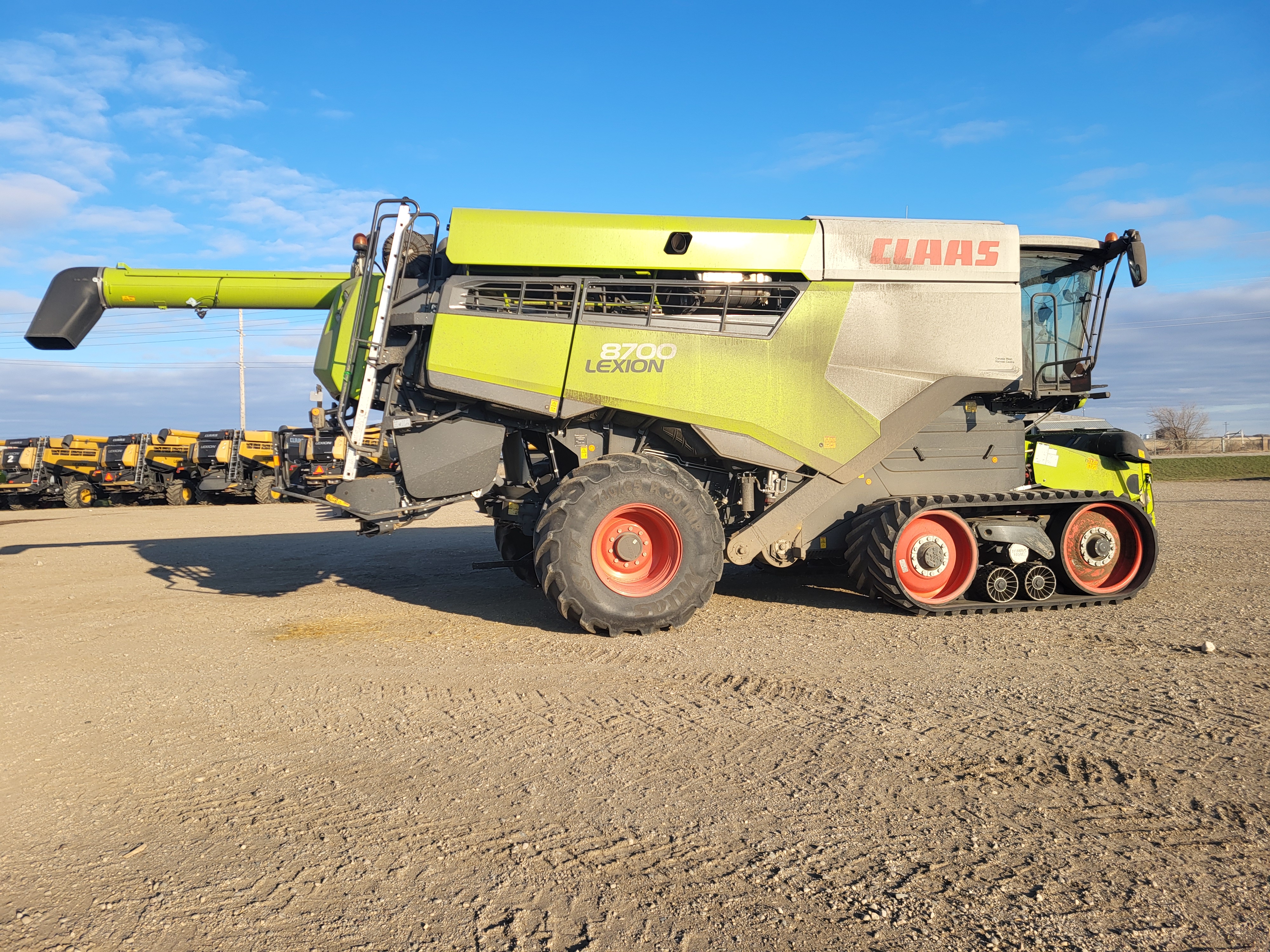 2022 CLAAS 8700TT Combine