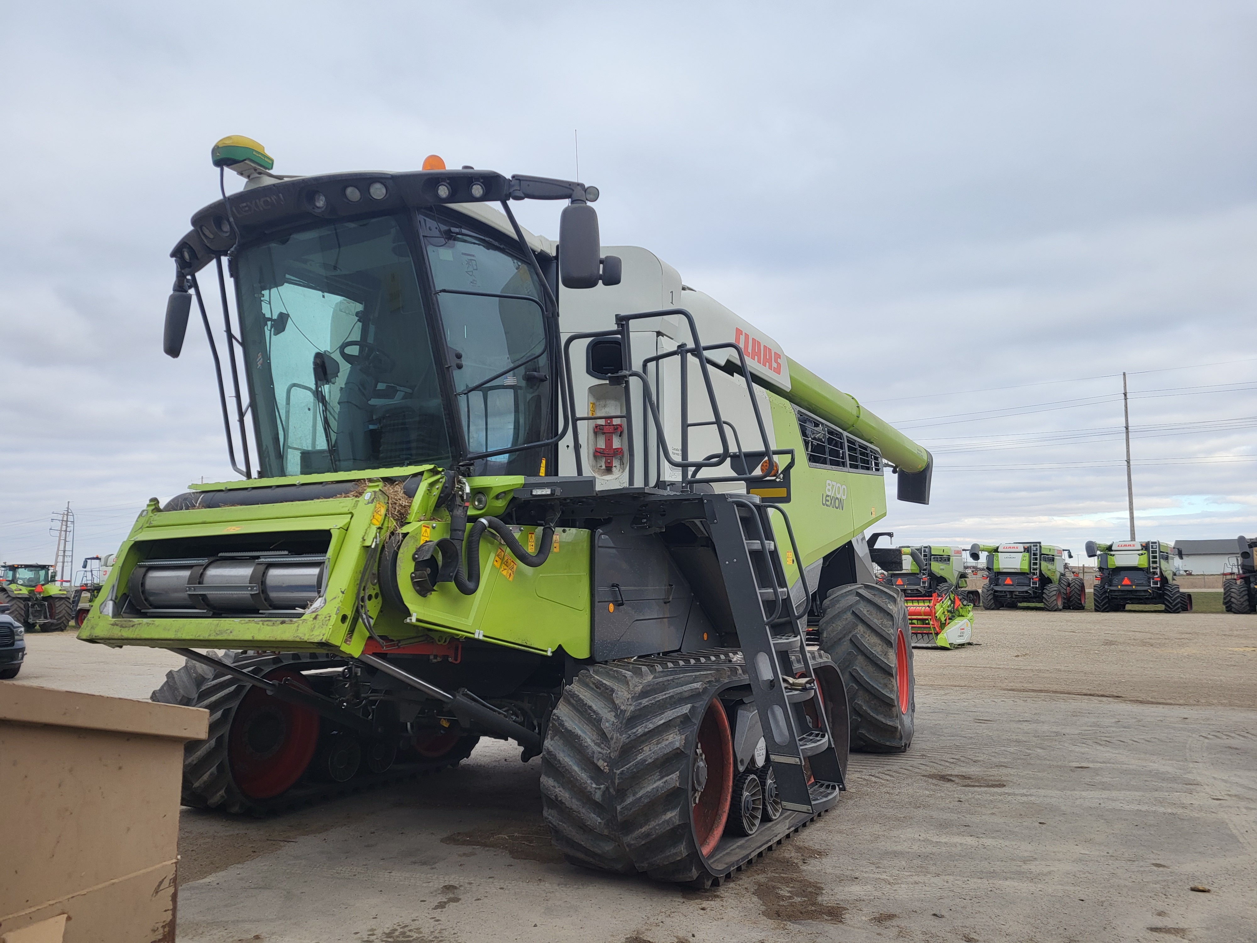 2022 CLAAS 8700TT Combine