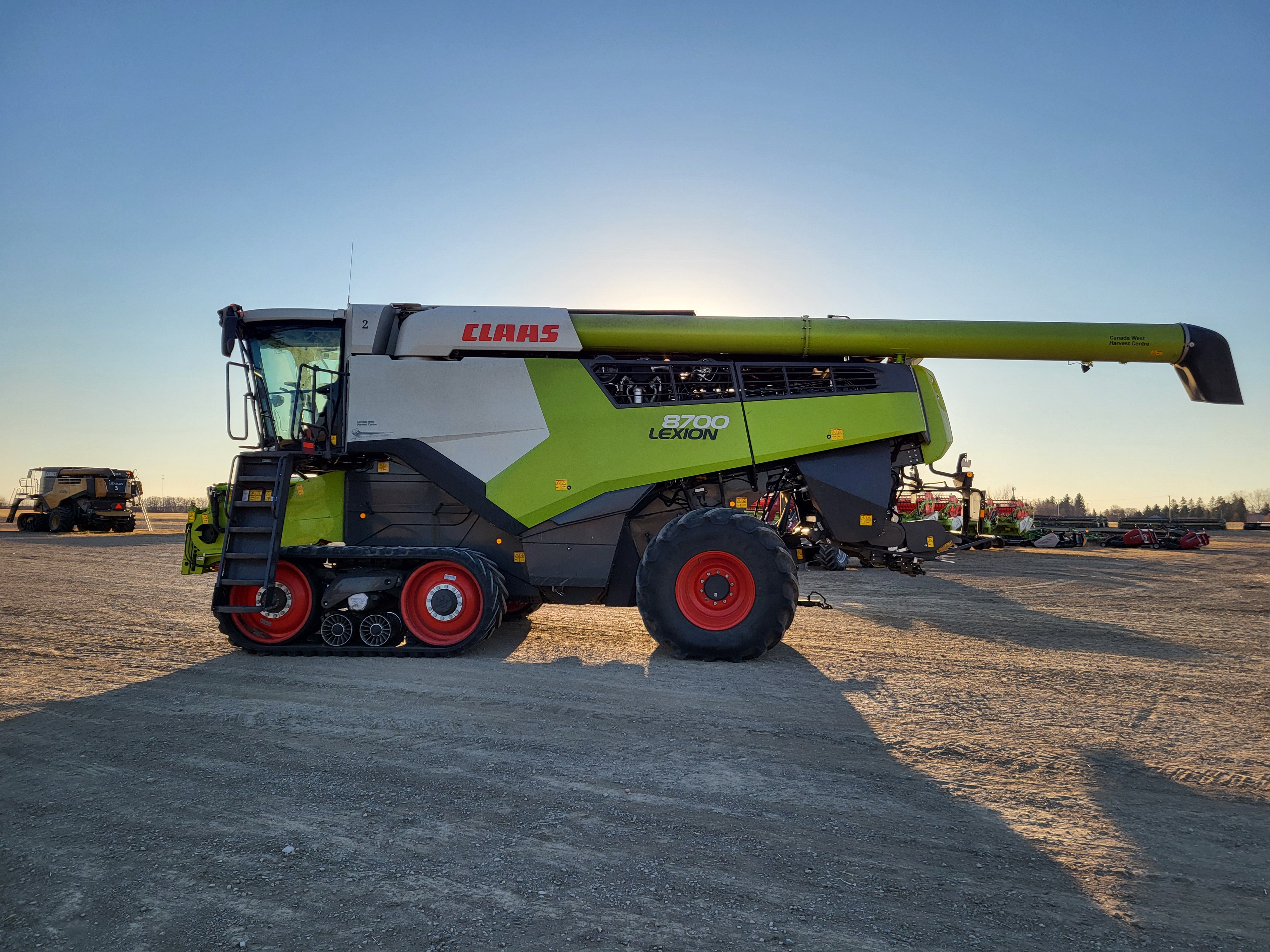 2022 CLAAS 8700TT Combine