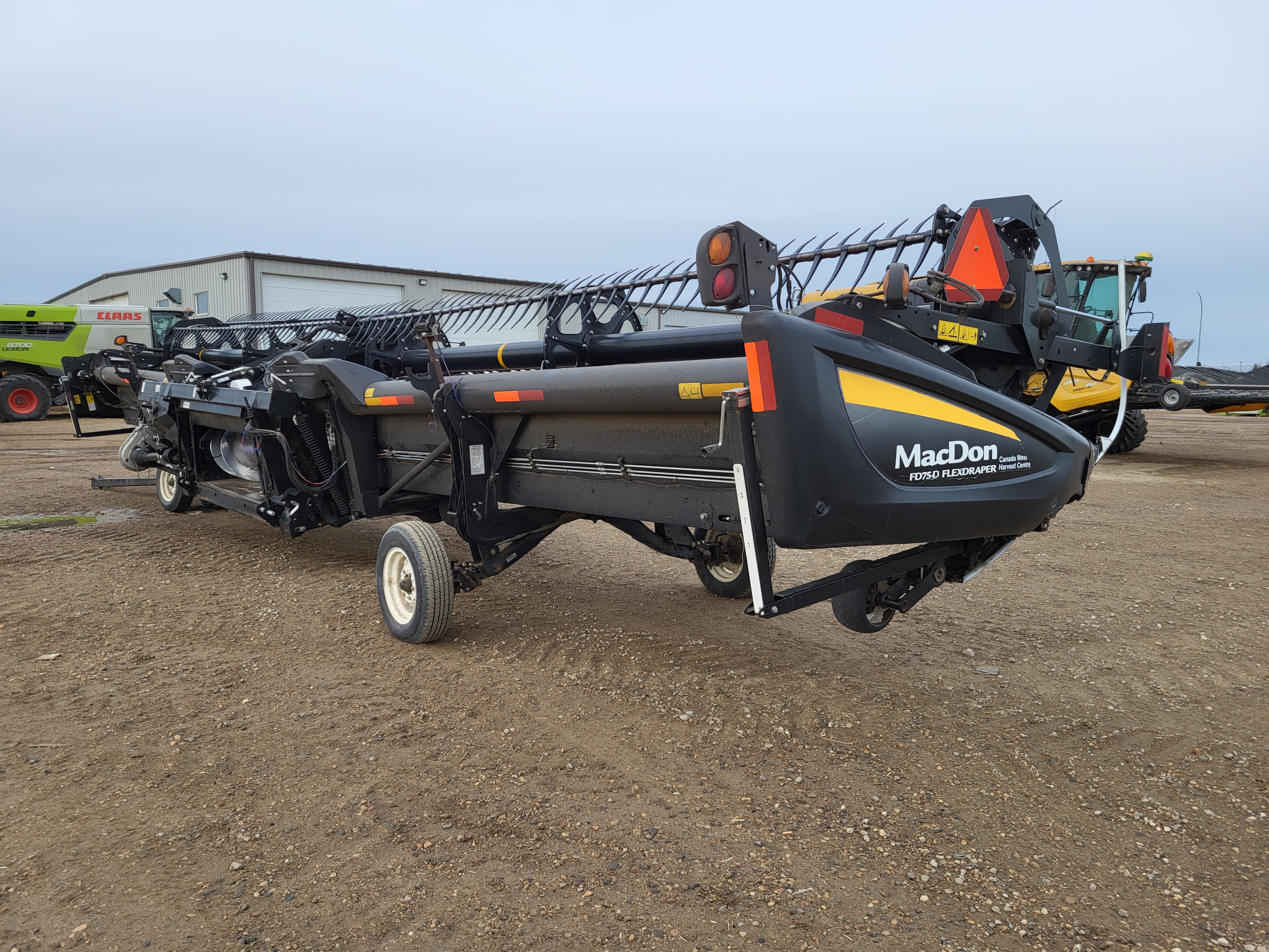 2015 MacDon FD75-40 Header Combine