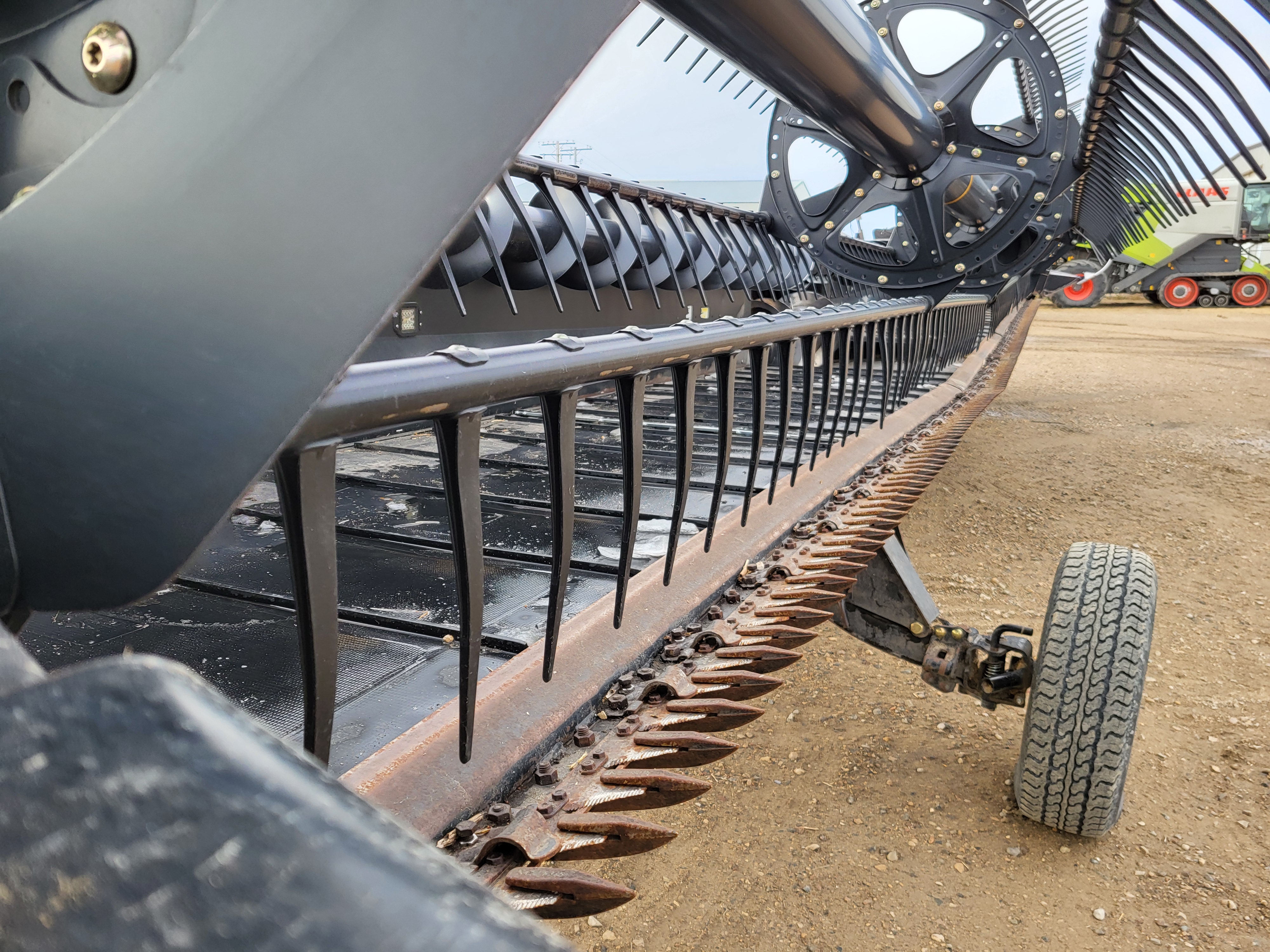 2015 MacDon FD75-40 Header Combine