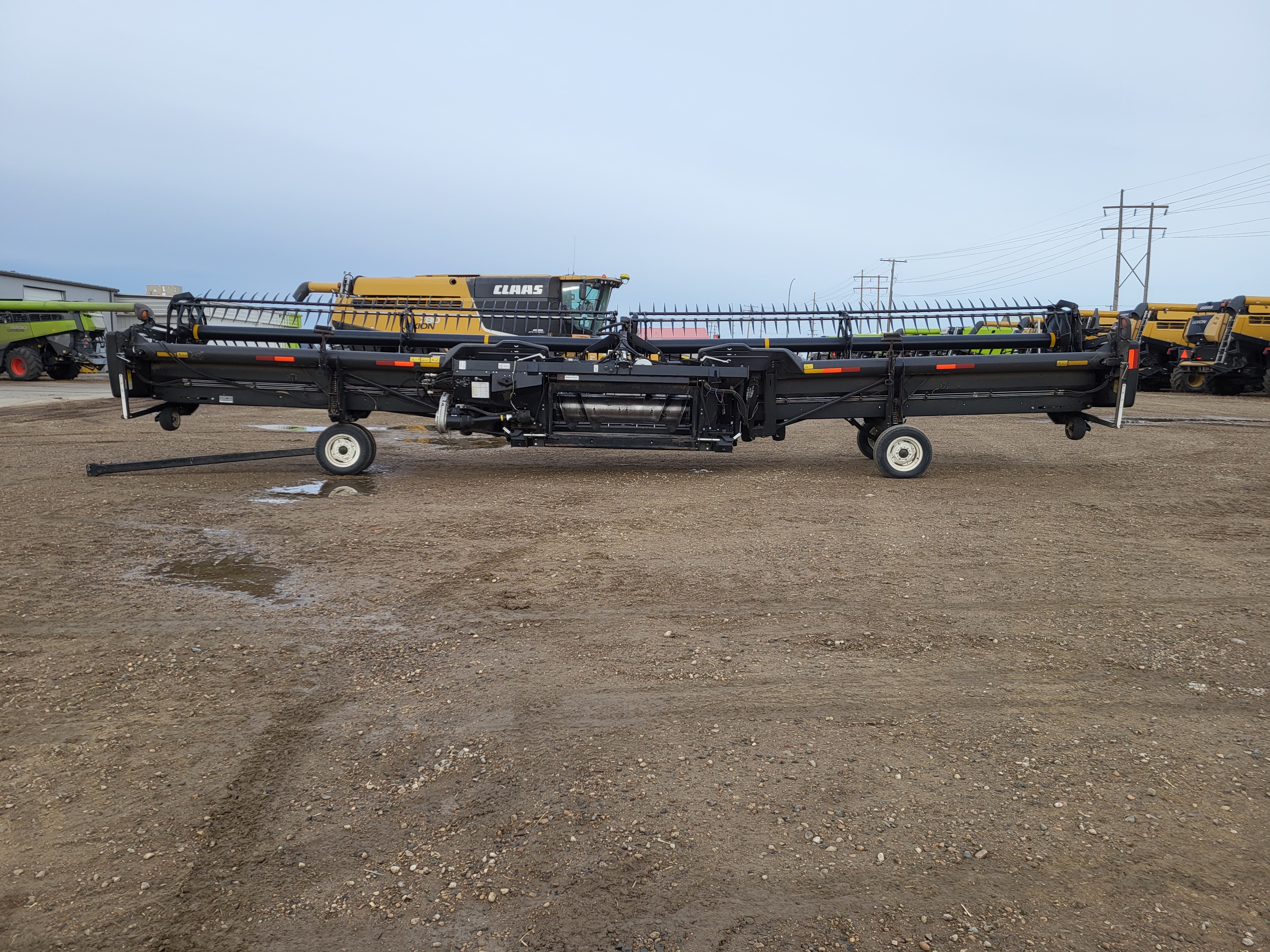 2015 MacDon FD75-40 Header Combine