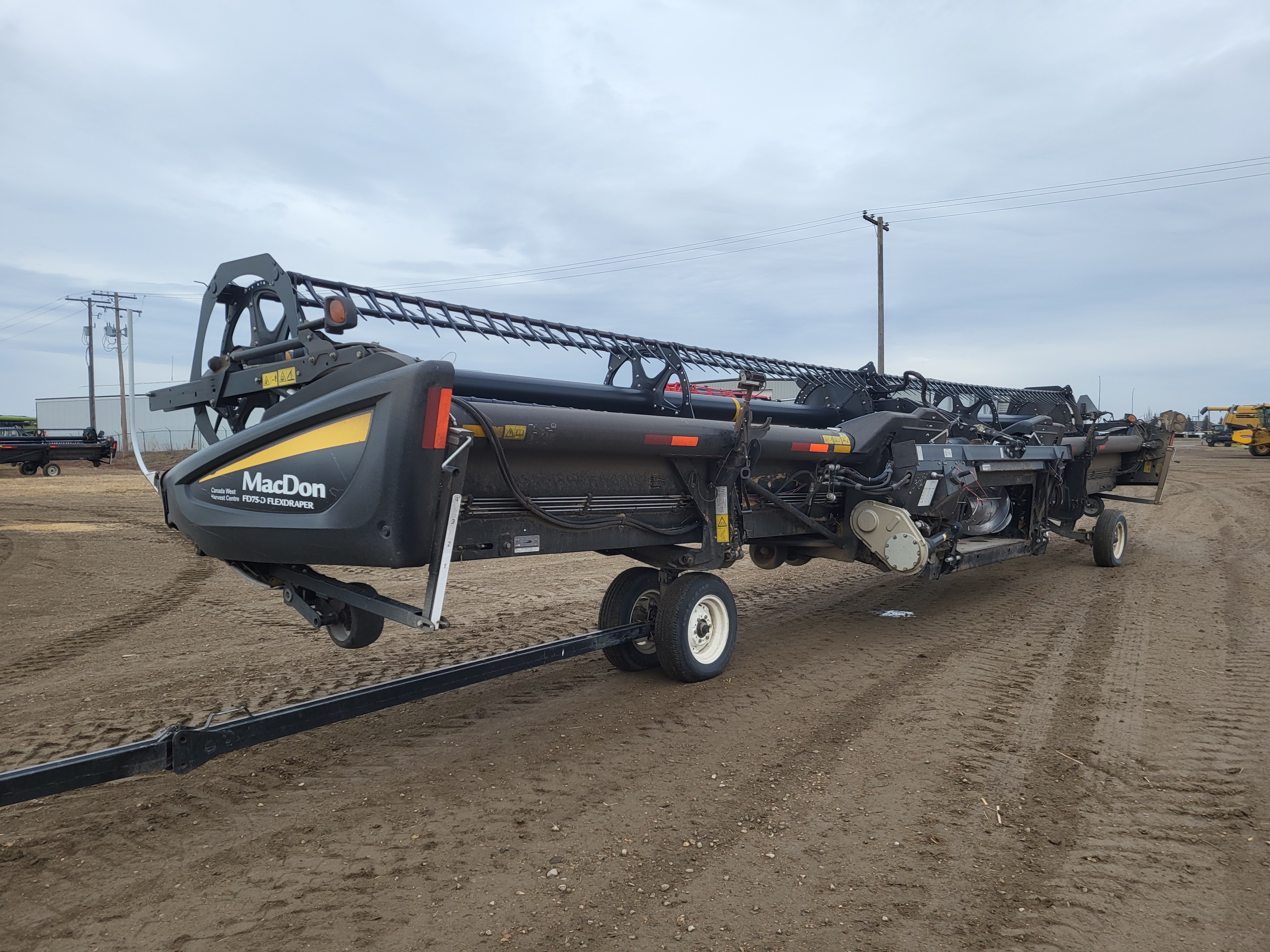 2015 MacDon FD75-40 Header Combine