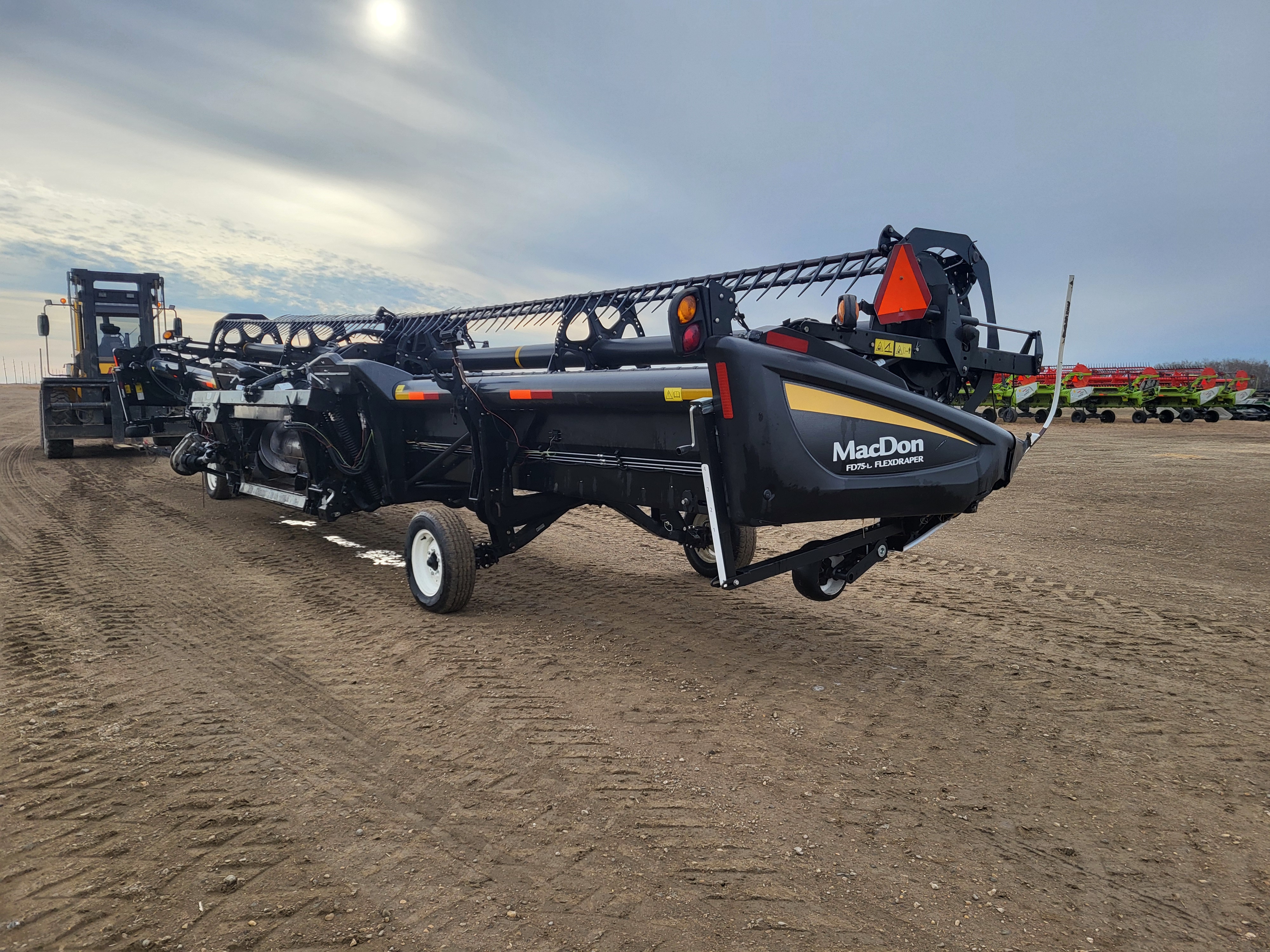 2013 MacDon FD75-40 Header Combine