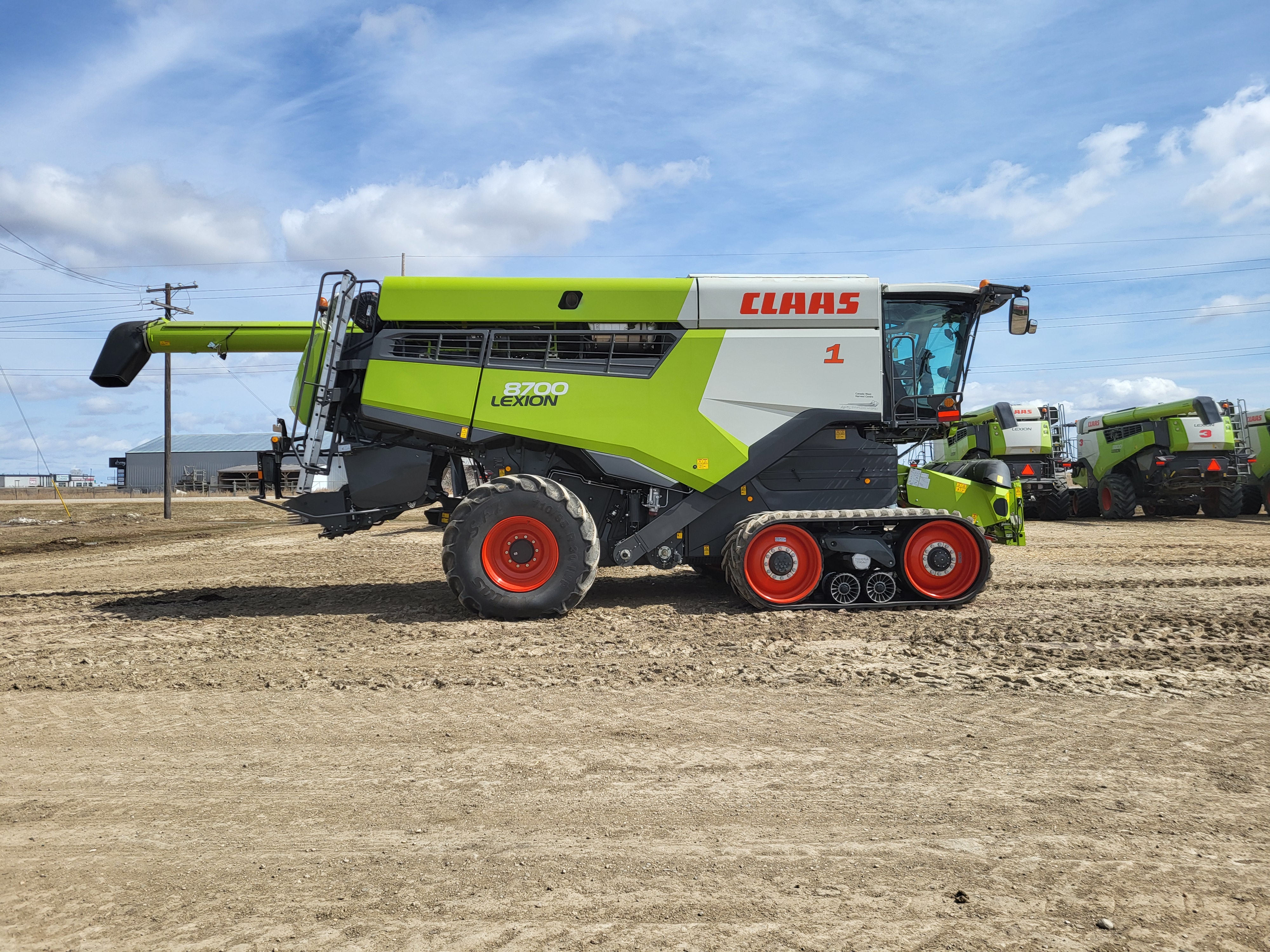 2022 CLAAS 8700TT Combine