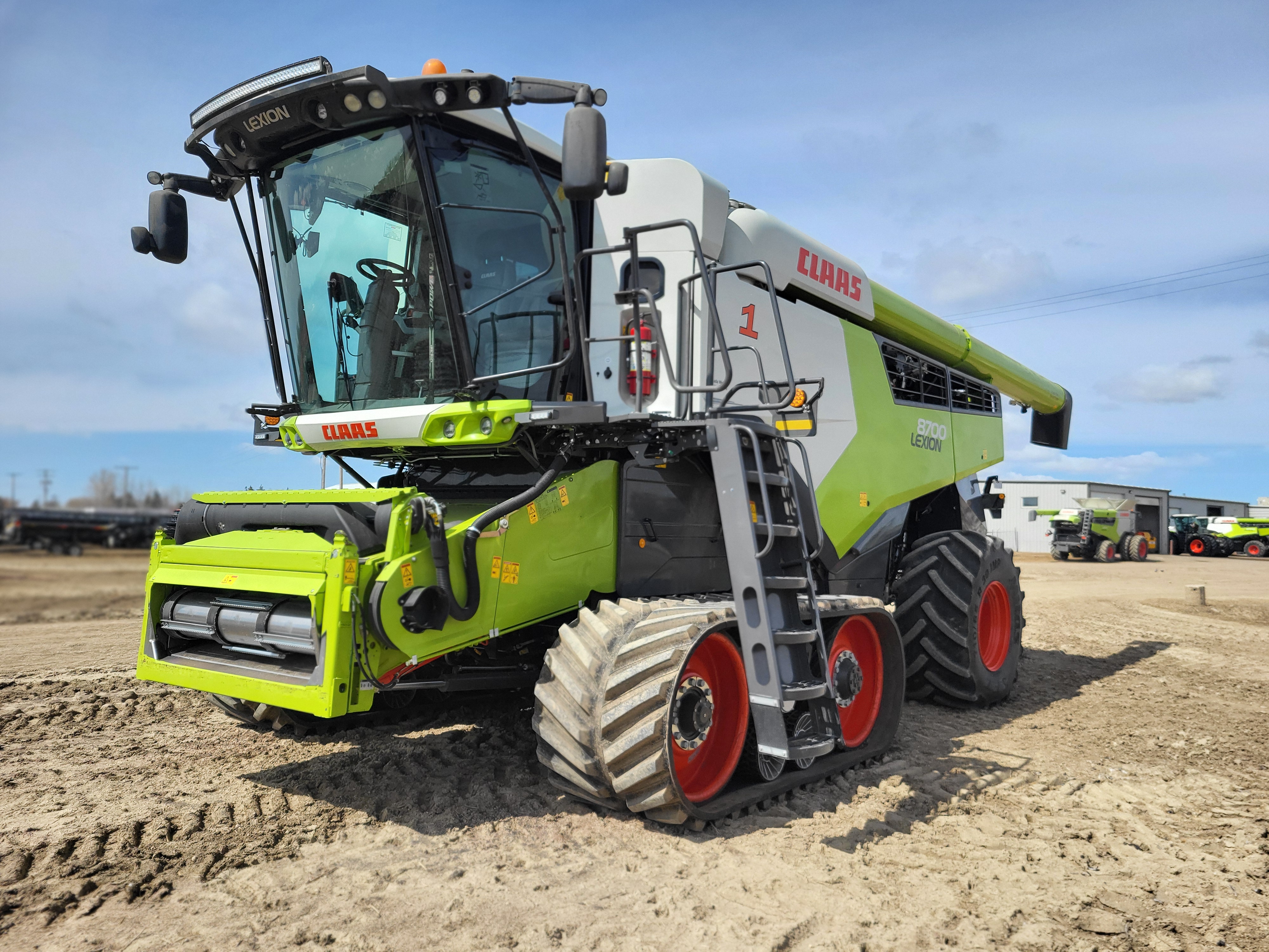 2022 CLAAS 8700TT Combine
