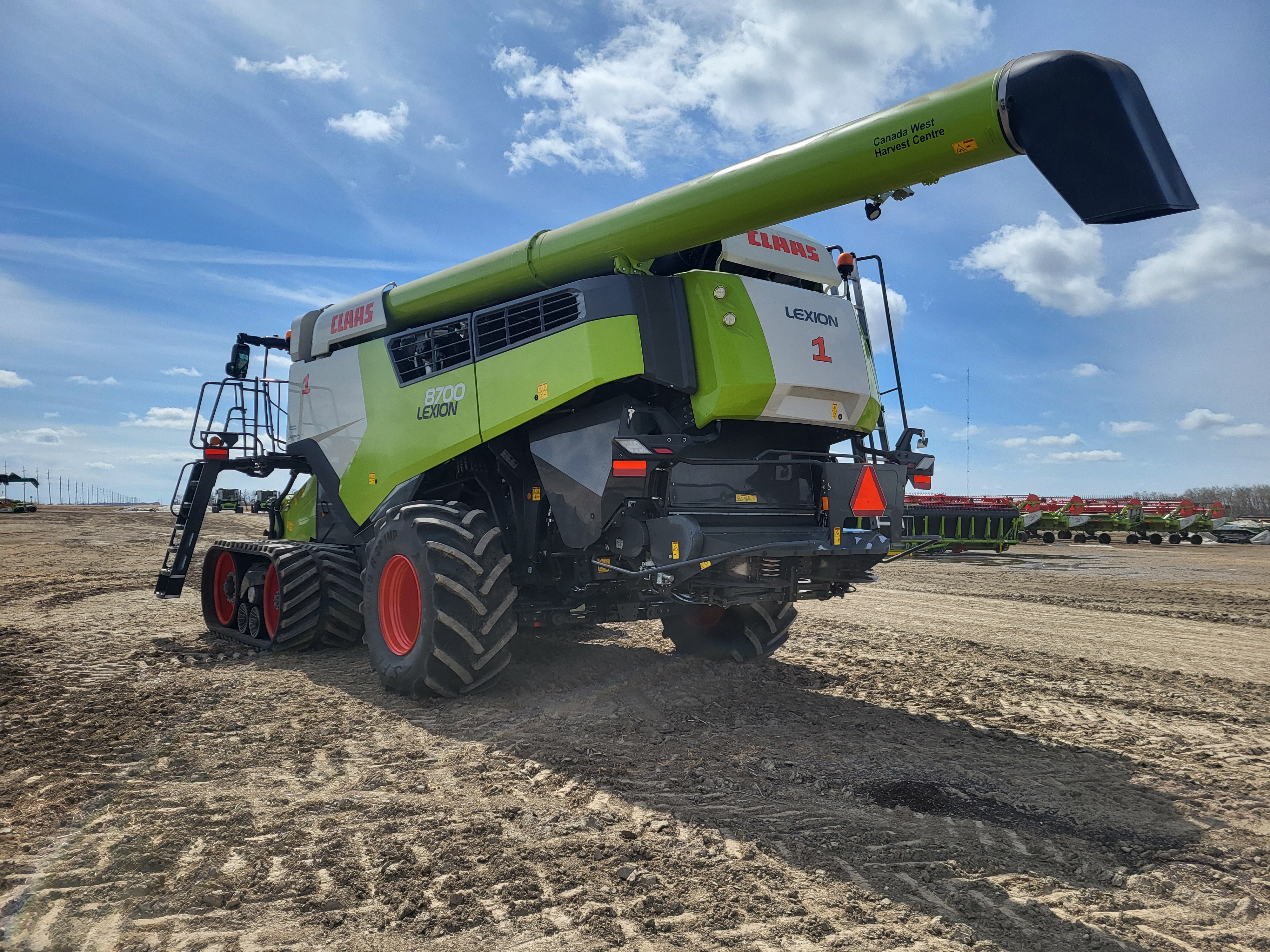 2022 CLAAS 8700TT Combine