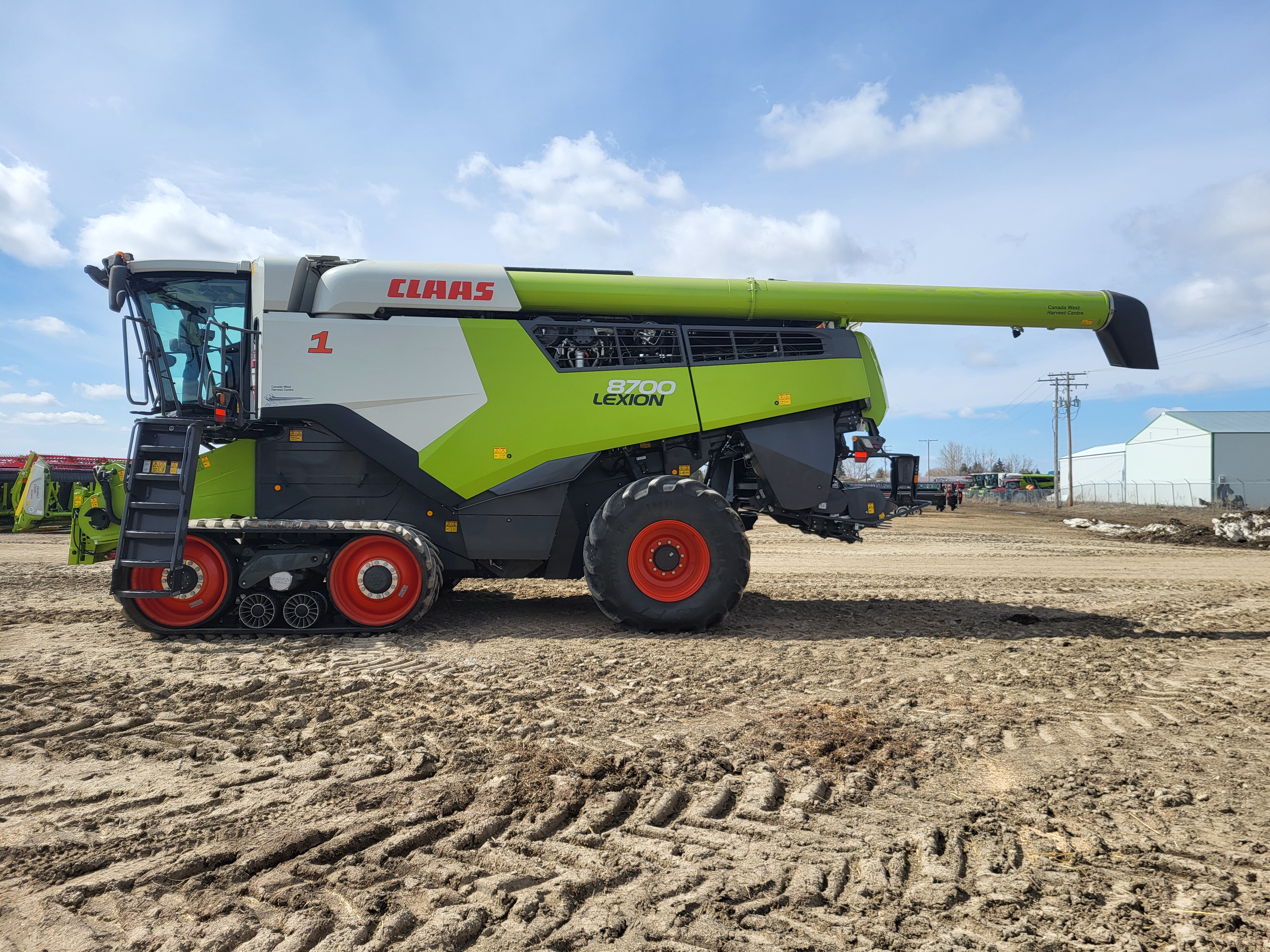 2022 CLAAS 8700TT Combine