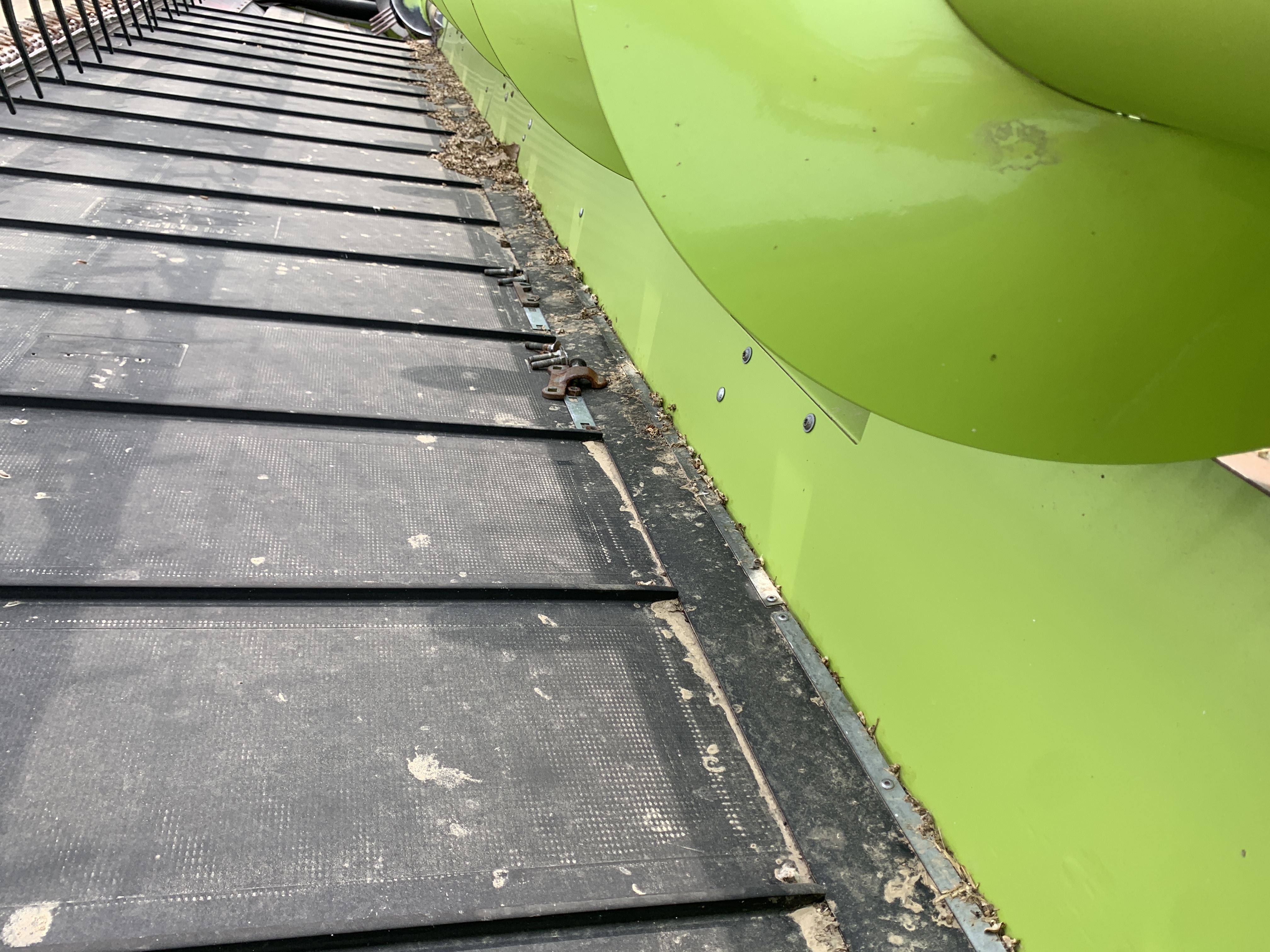 2022 CLAAS Convio 1230 Header Combine